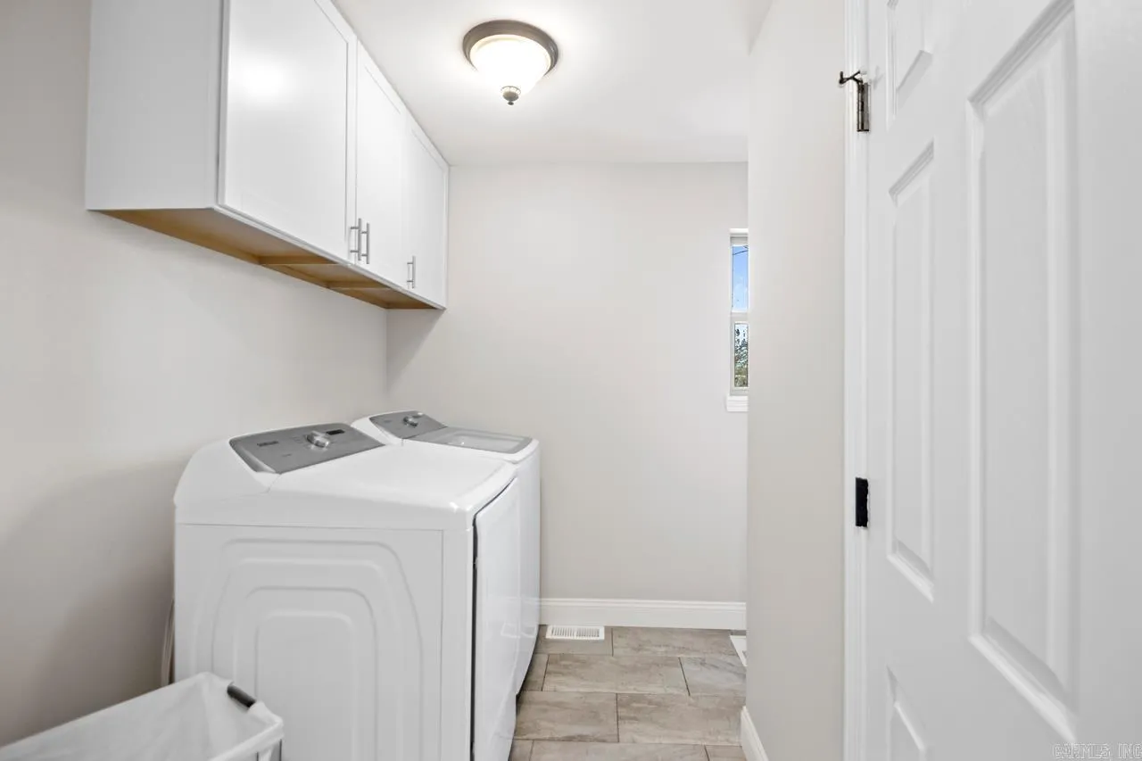 Property at 36  Greenview - Image 14