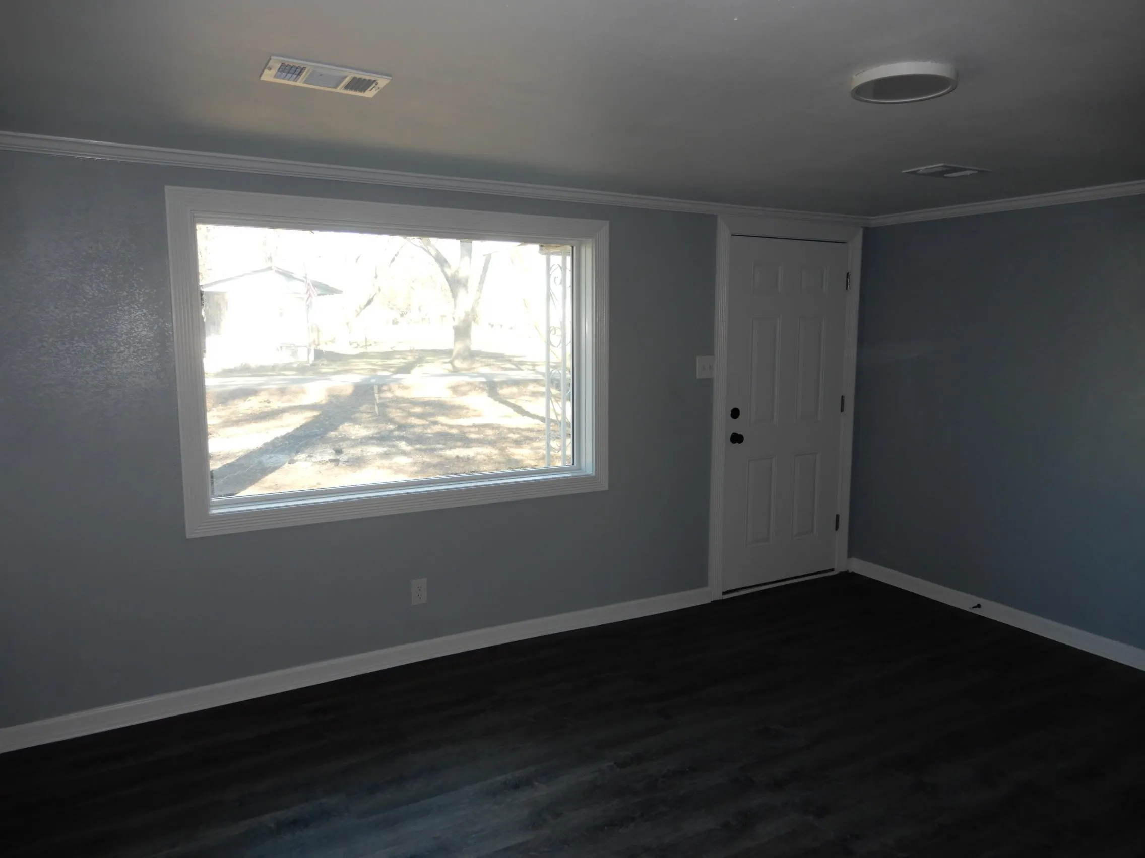 Property at 209  Wilson - Image 4