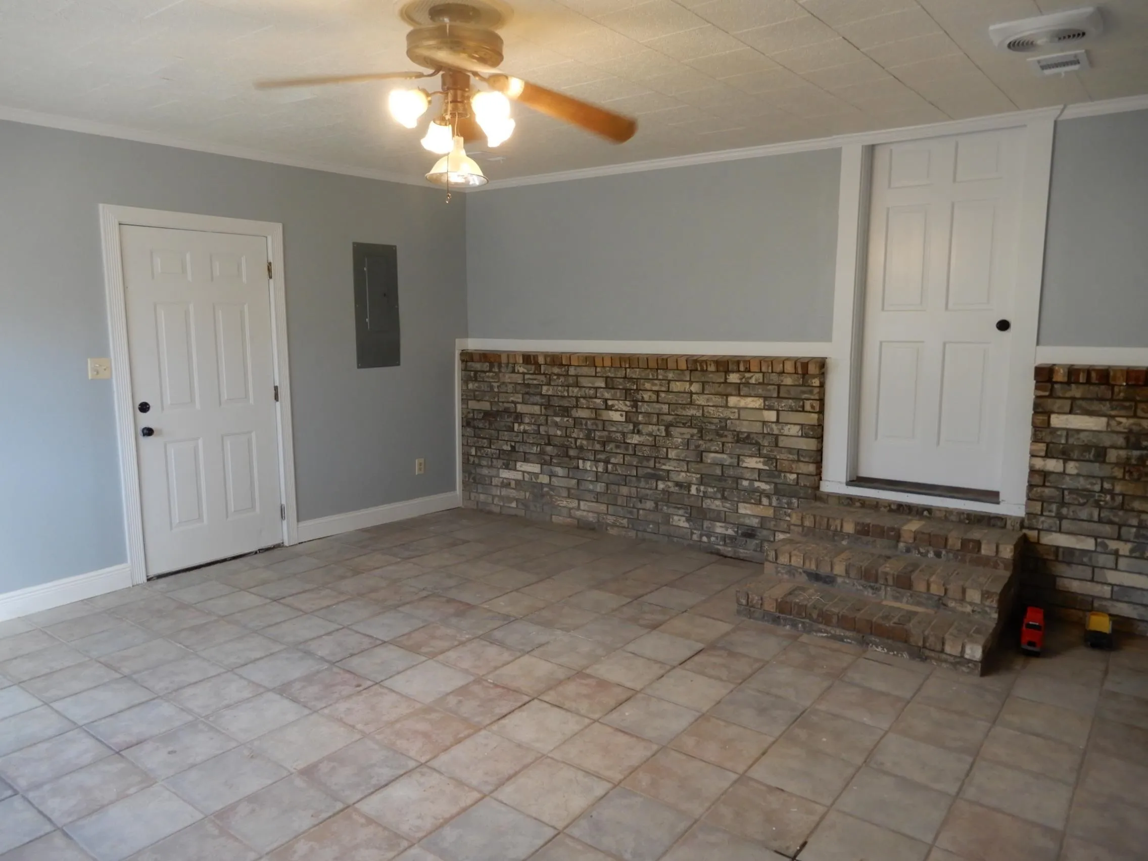 Property at 209  Wilson - Image 12