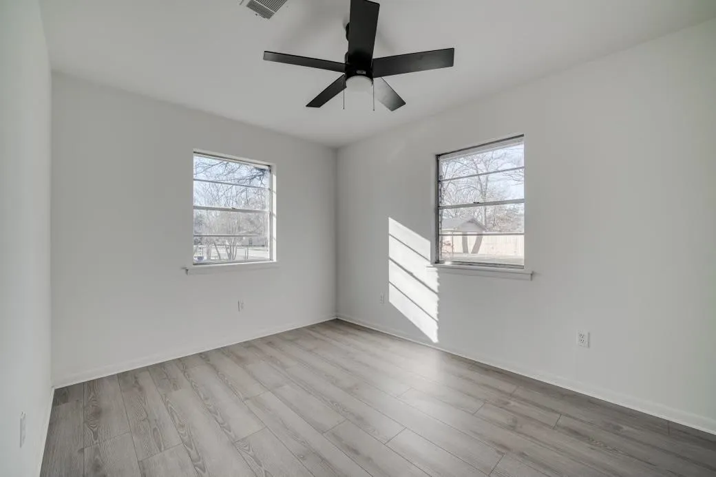 Property at 215  E 8th street - Image 17