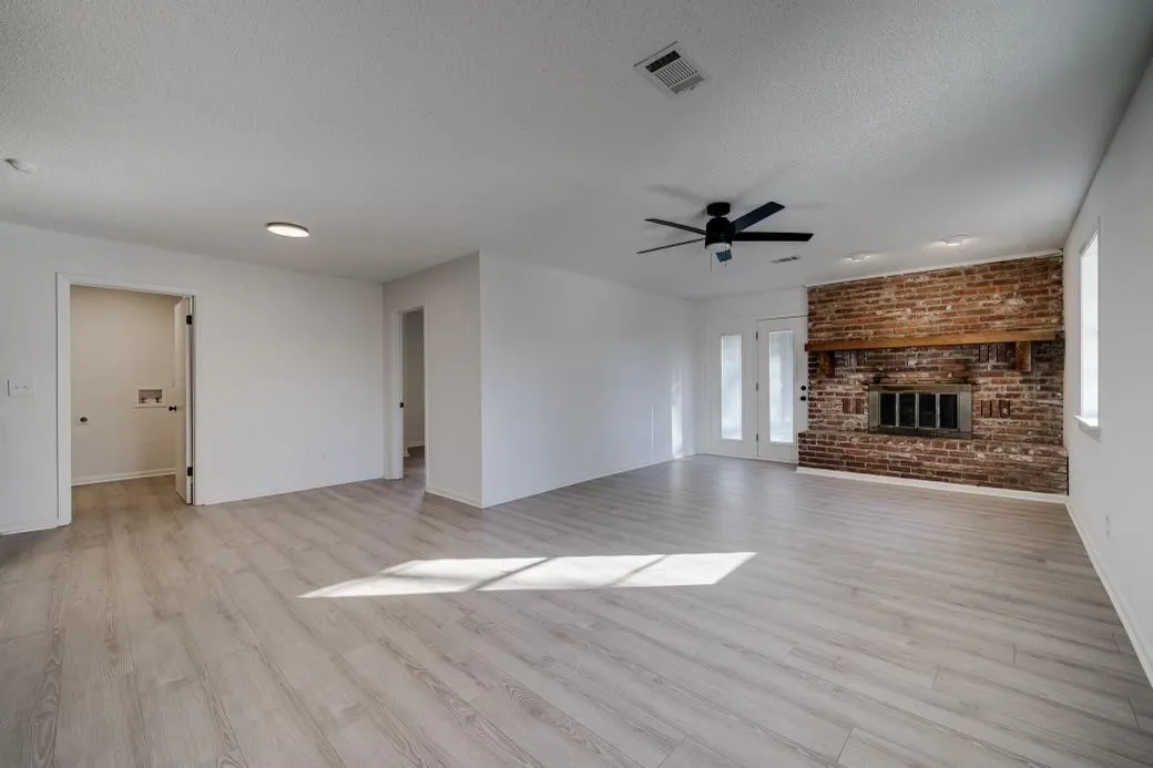 Property at 215  E 8th street - Image 8