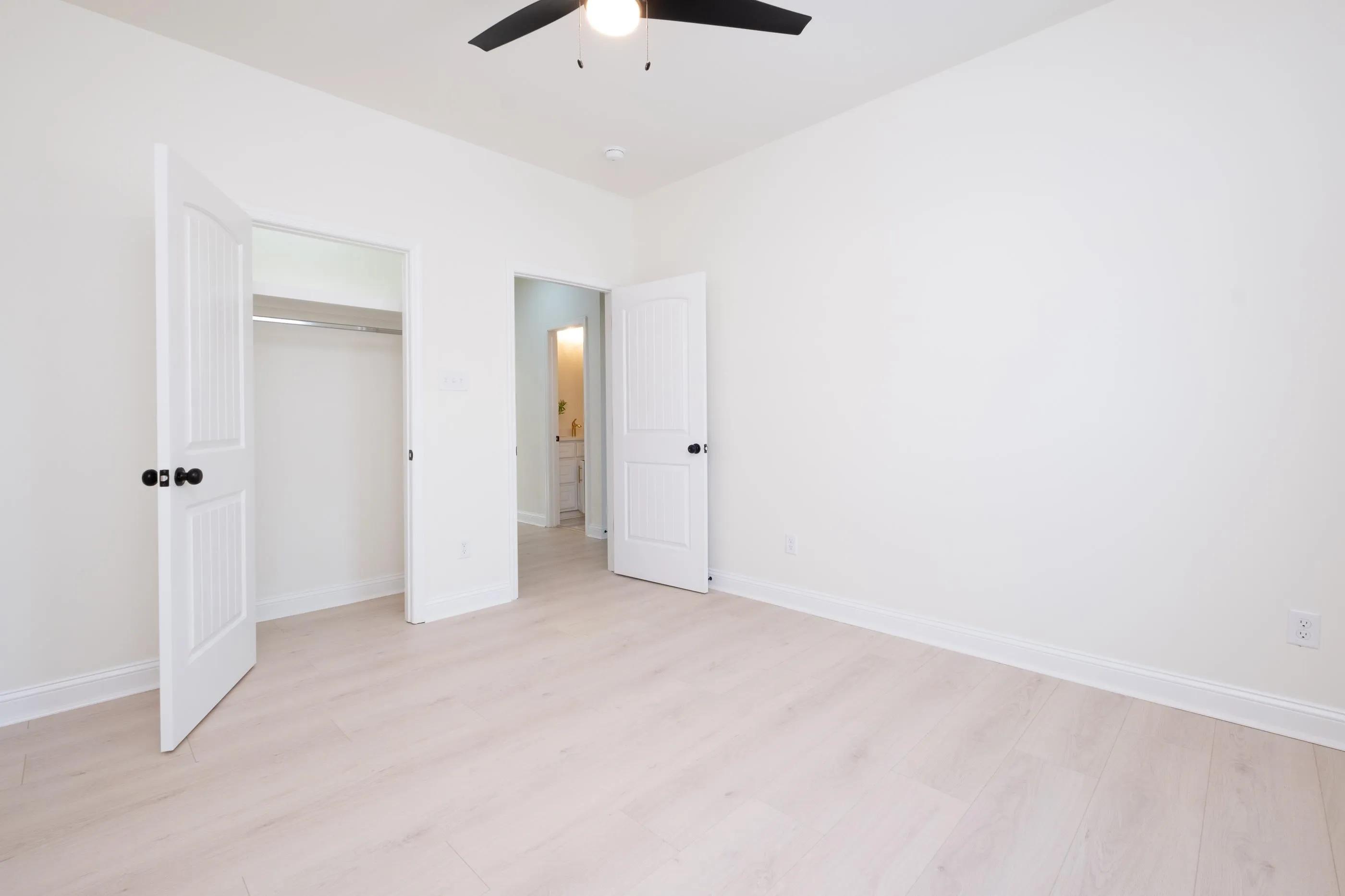 Property at 10801  Windridge - Image 43