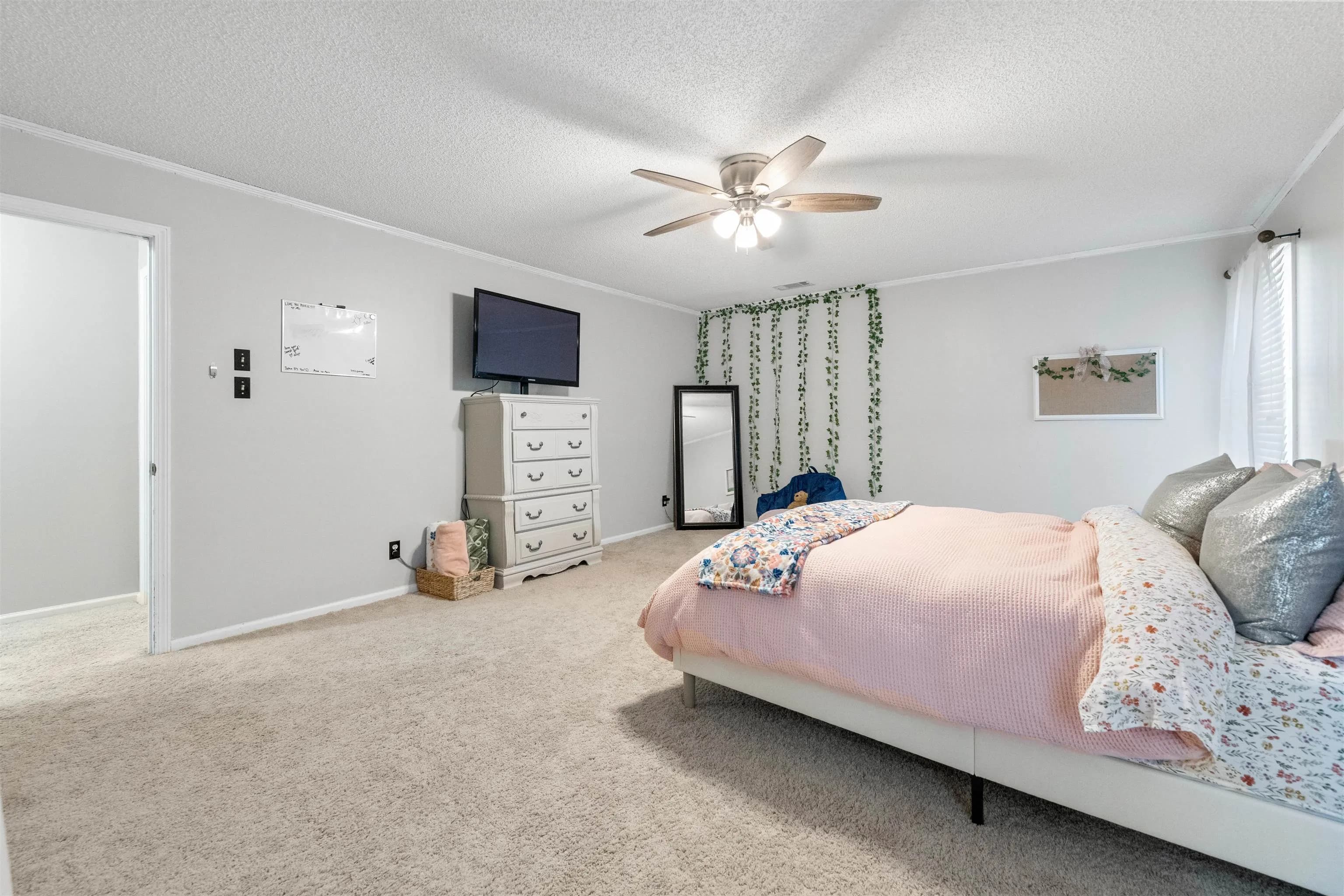 Property at 5809  N hills blvd - Image 27