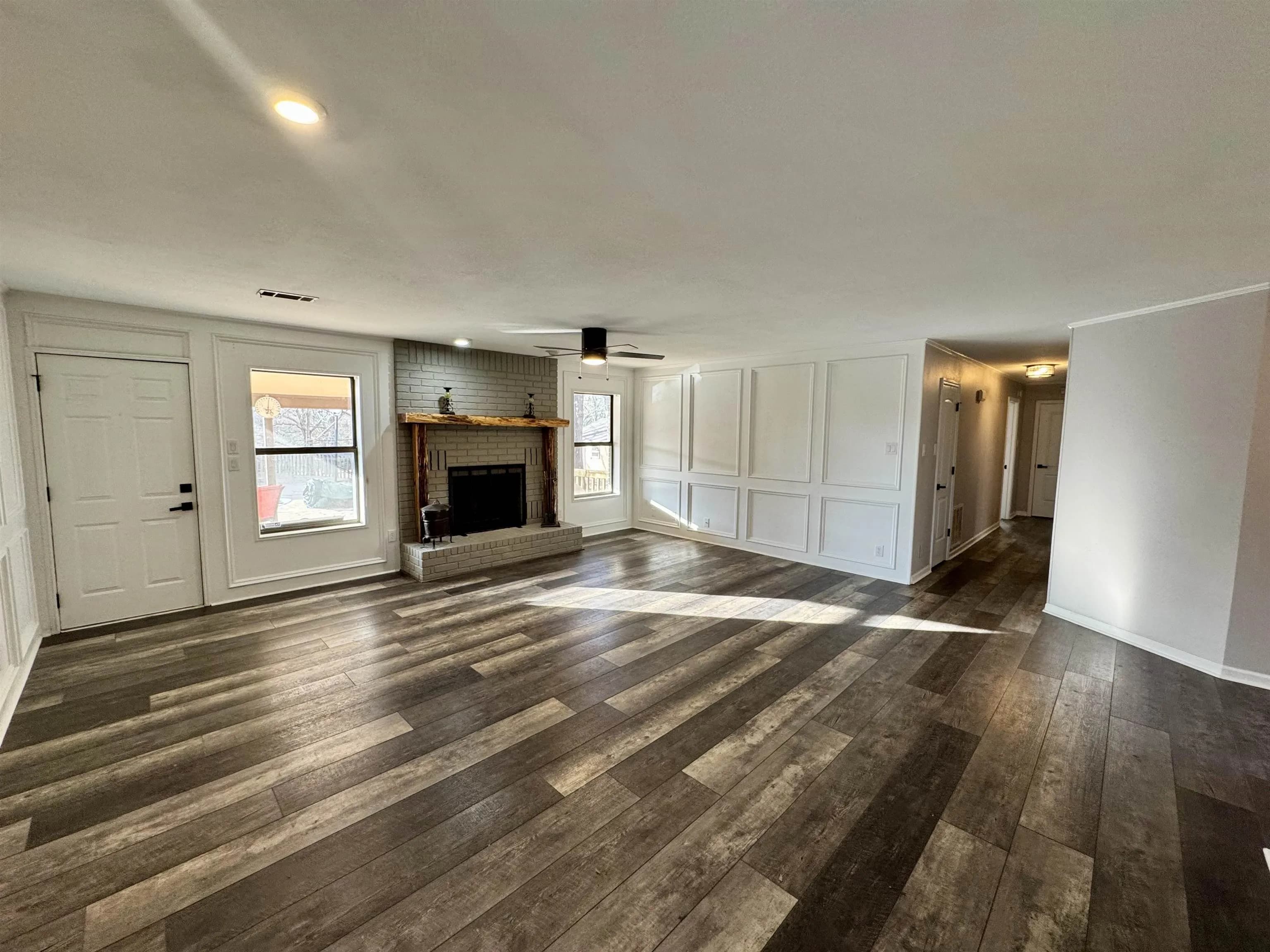 Property at 324  Farquharson - Image 3