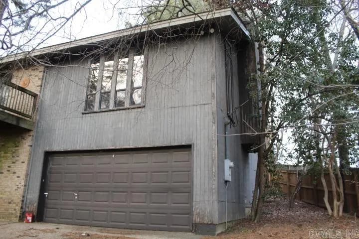 Property at 306  Arthur - Image 8