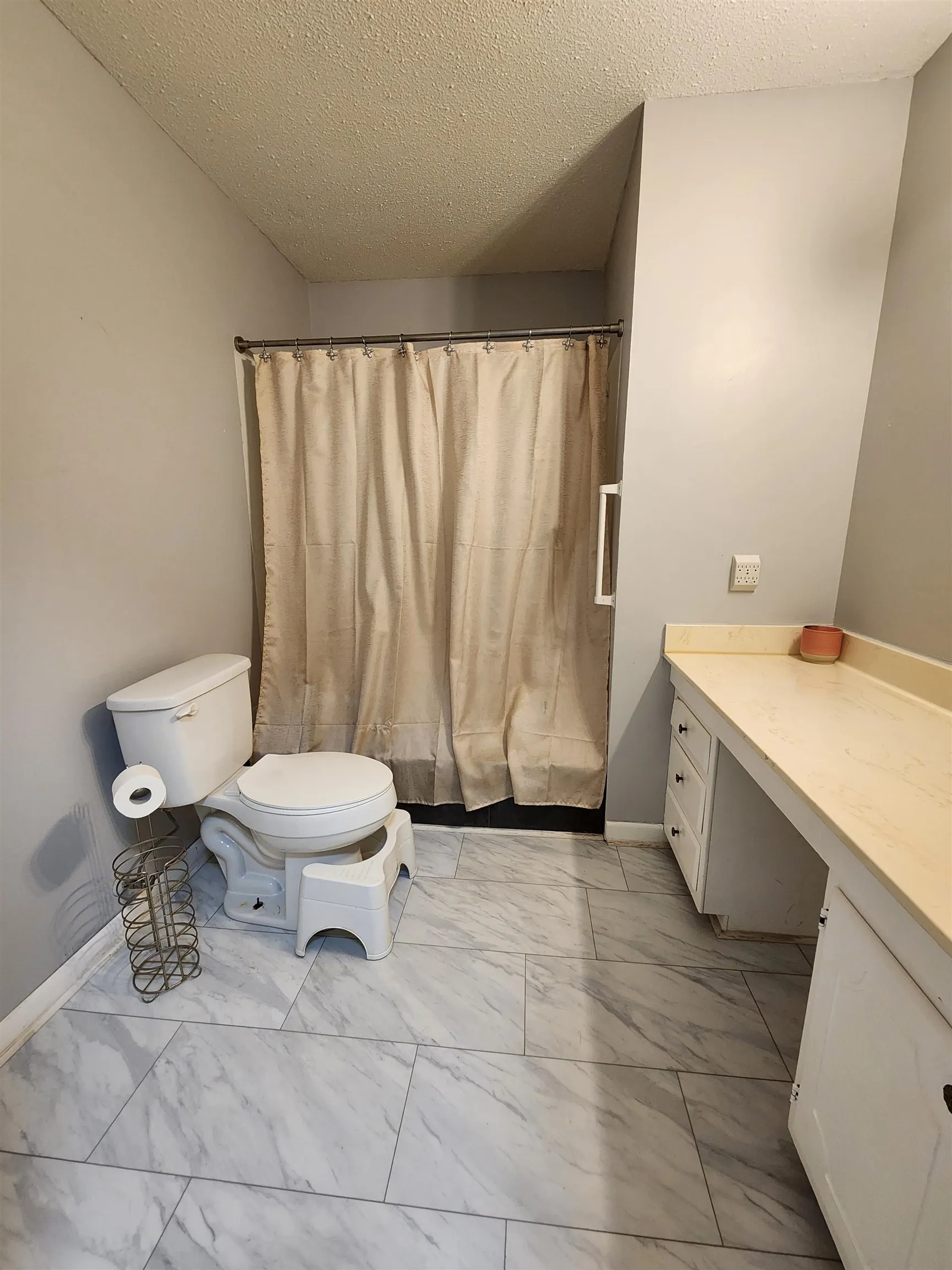 Property at 116  Shamrock - Image 16