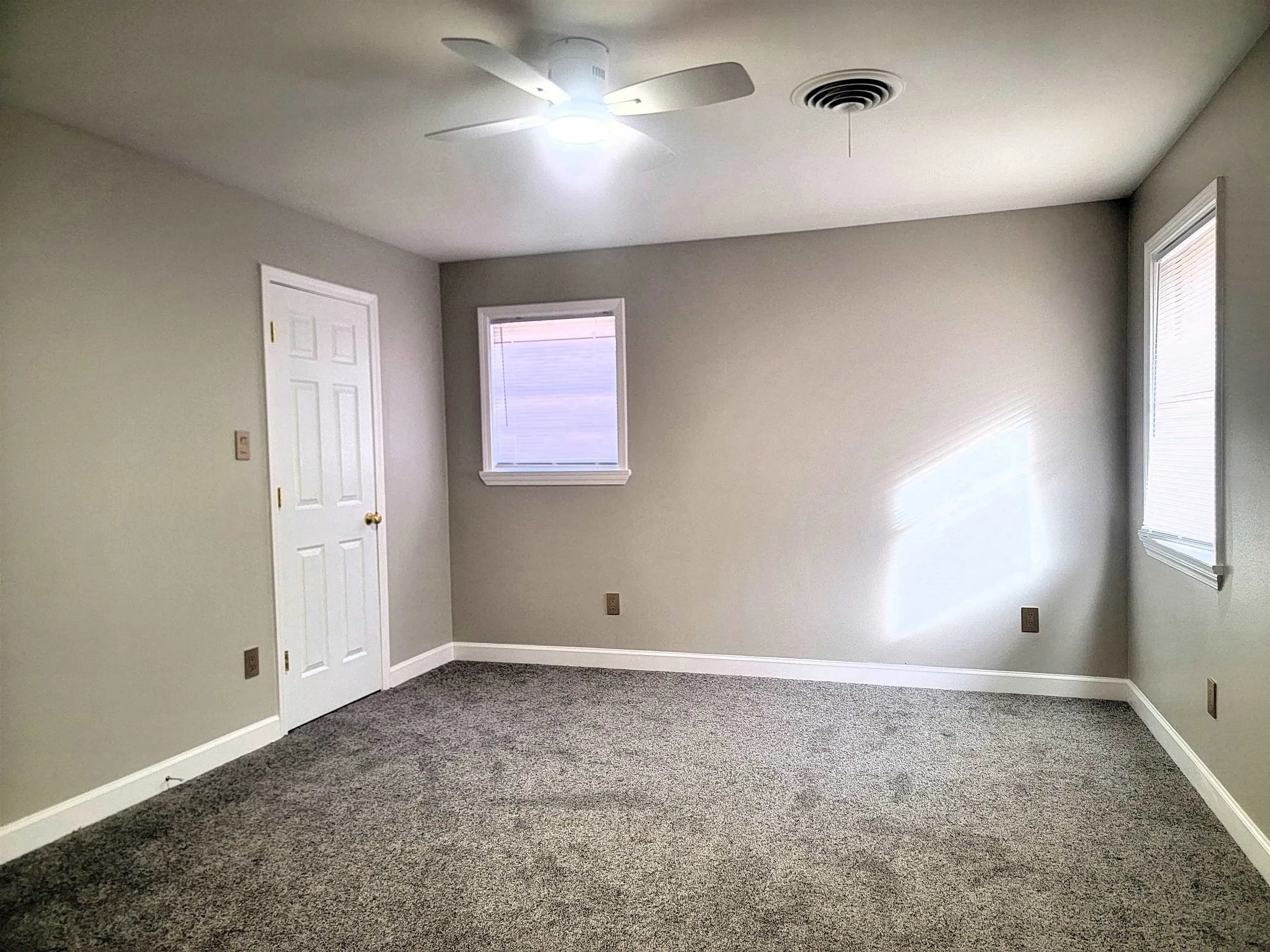Property at 1403  Arrowhead - Image 4
