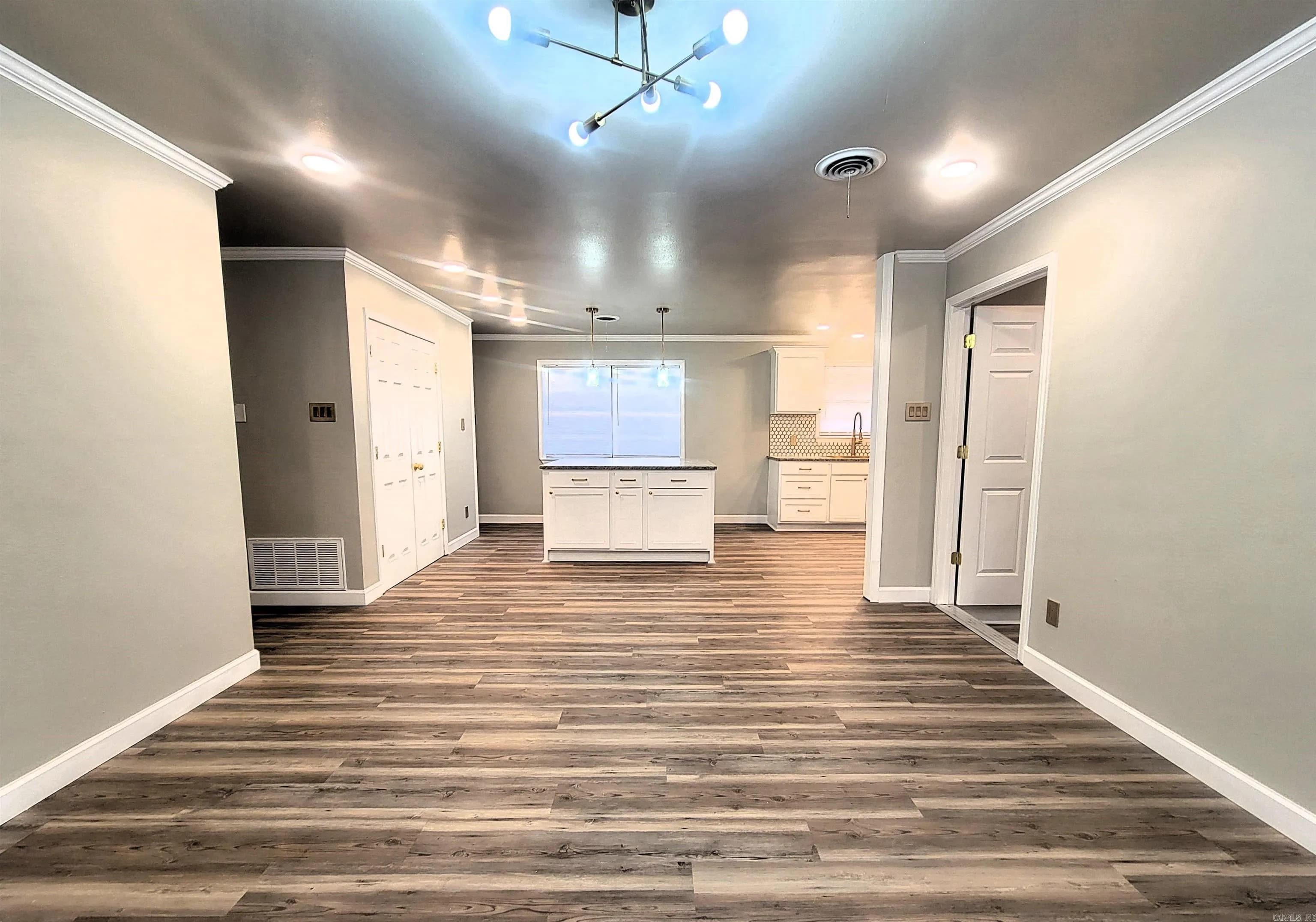 Property at 1403  Arrowhead - Image 14