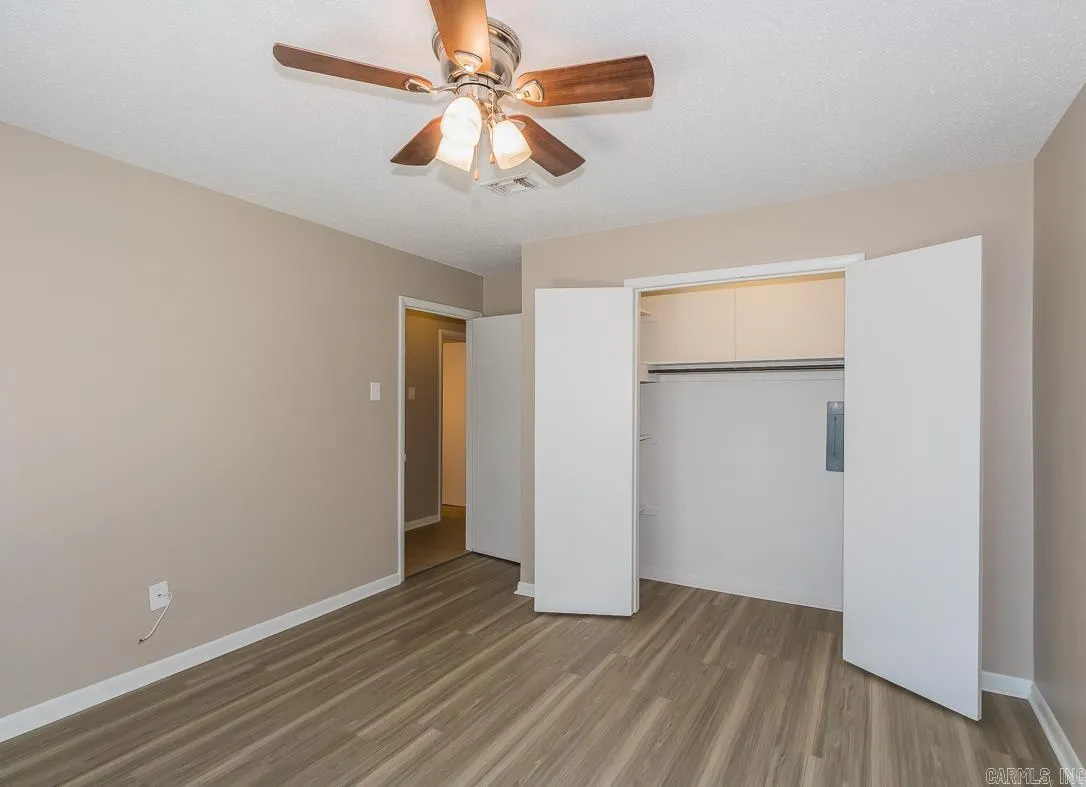 Property at 1600  Skyline - Image 12