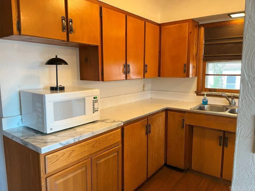 Property at 424 E 7th - Image 12