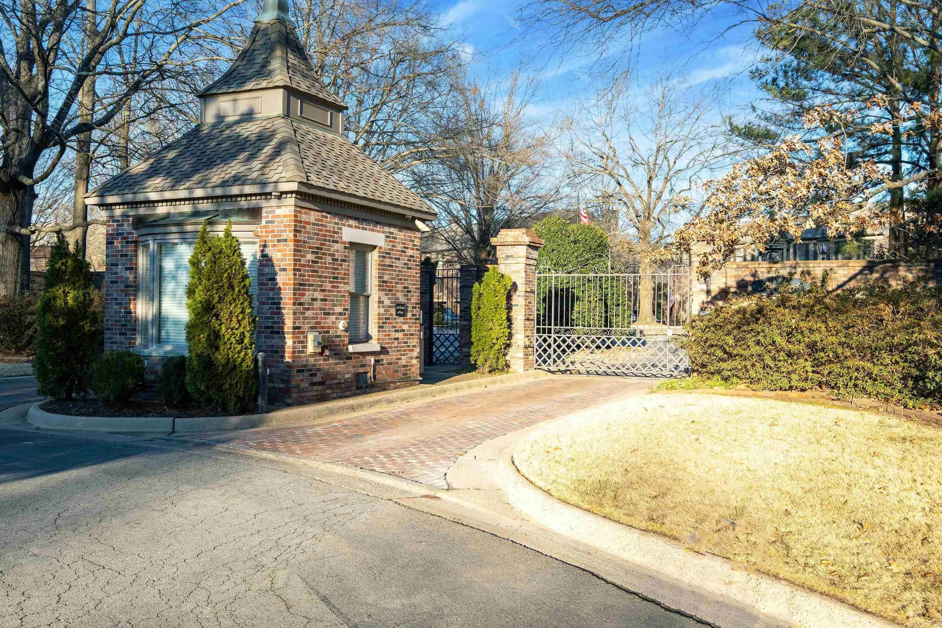 Property at 9  Riverbend - Image 43