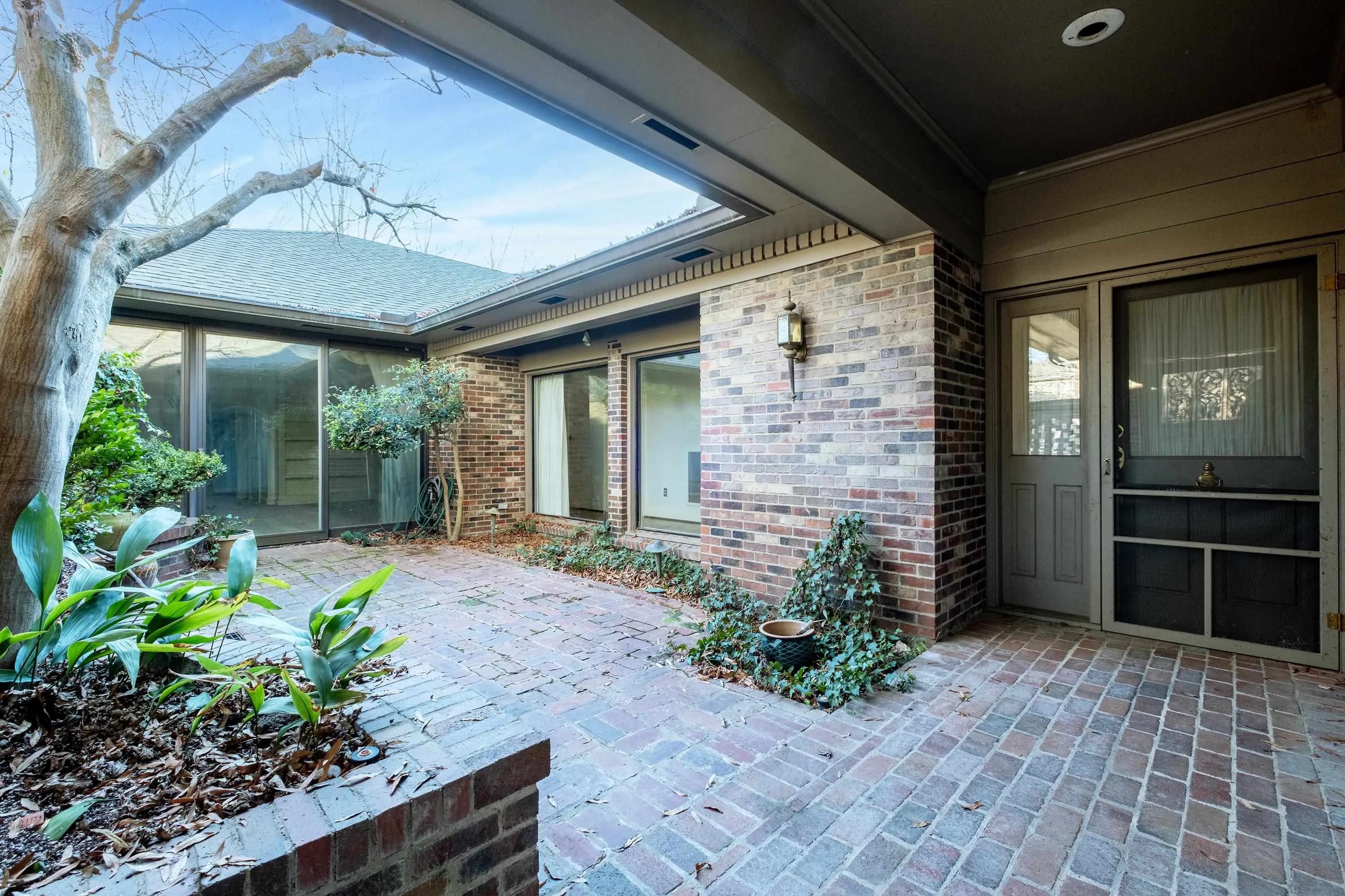 Property at 9  Riverbend - Image 5