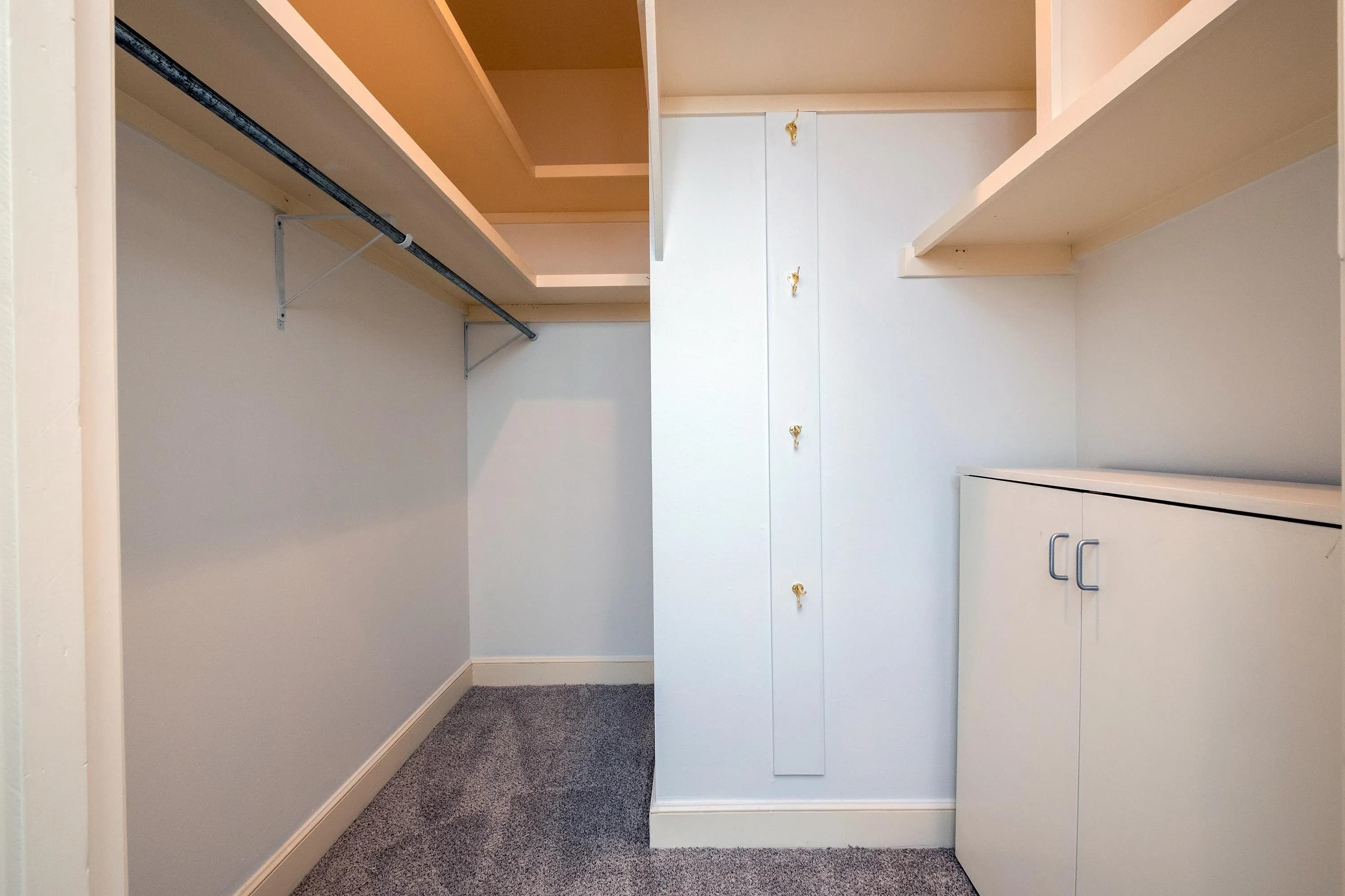 Property at 9  Riverbend - Image 35