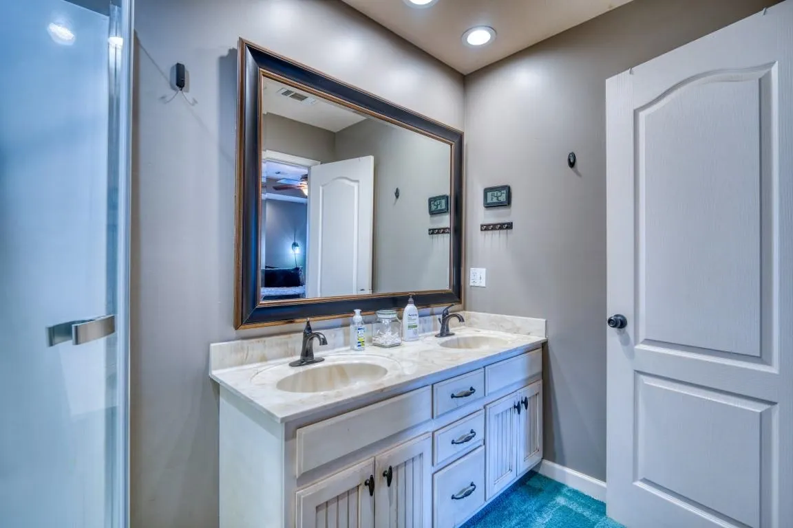 Property at 107  Meadow - Image 29