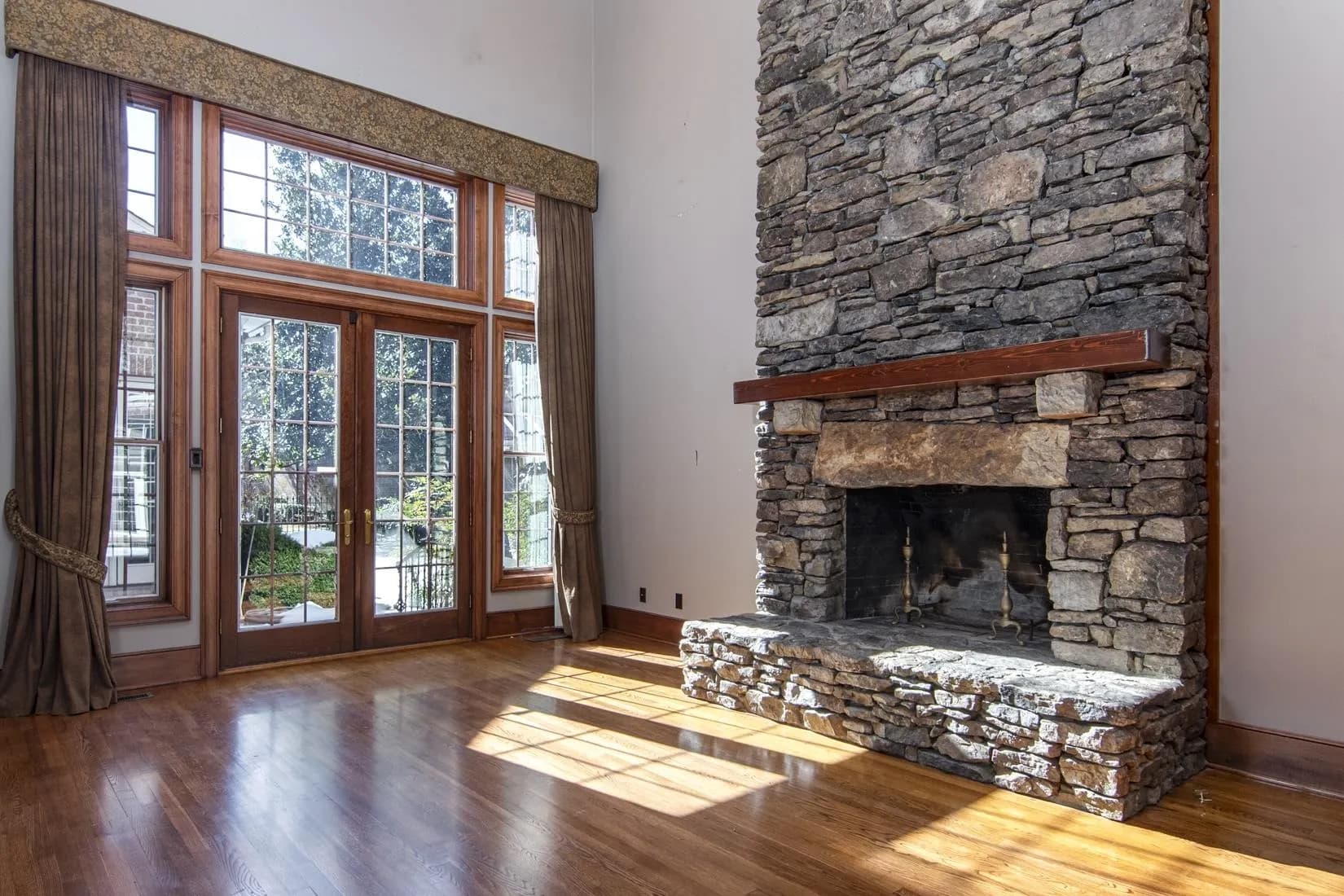 Property at 303  Hickory creek ct nw - Image 6