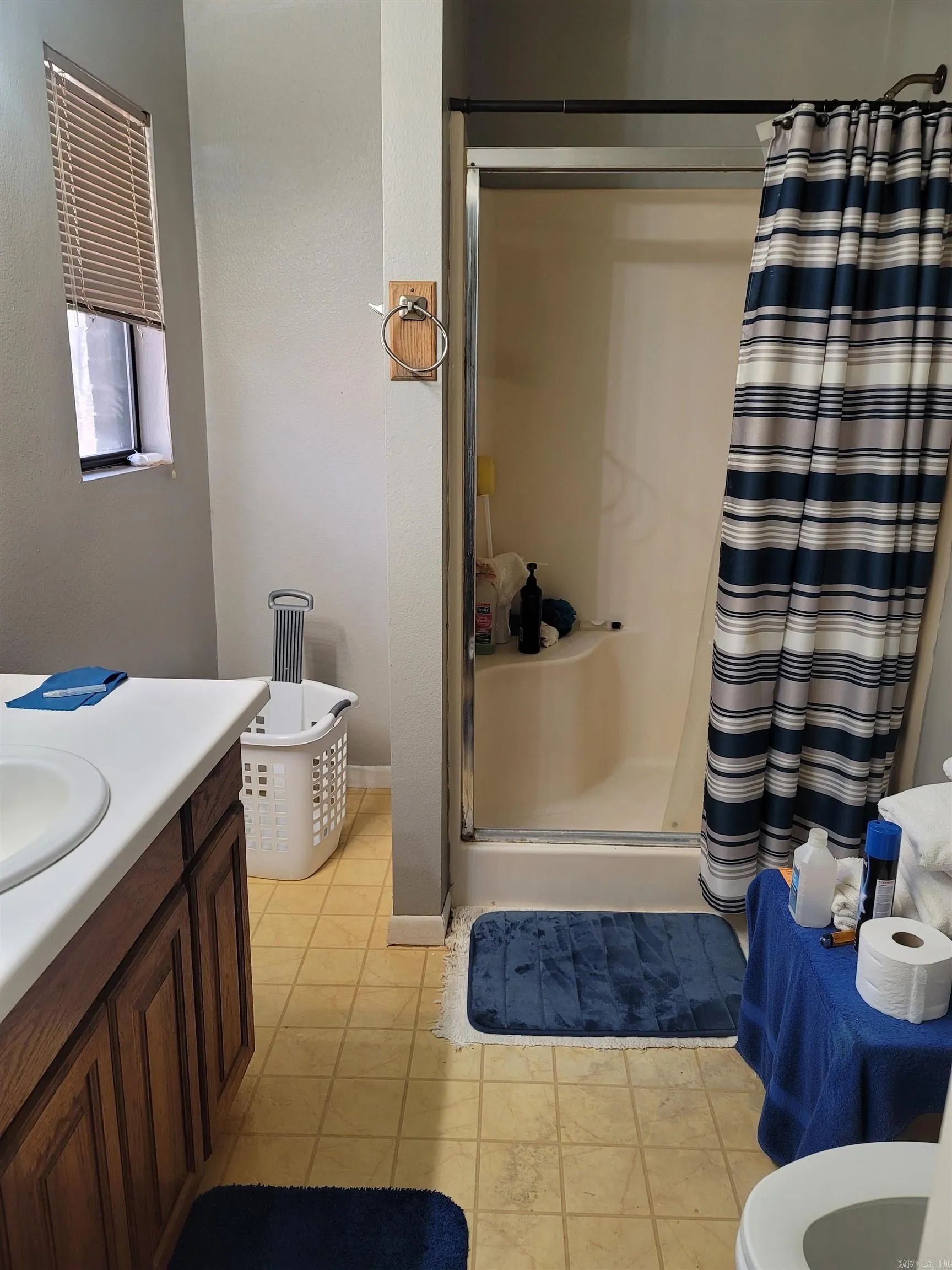 Property at 2400  Weekly - Image 10