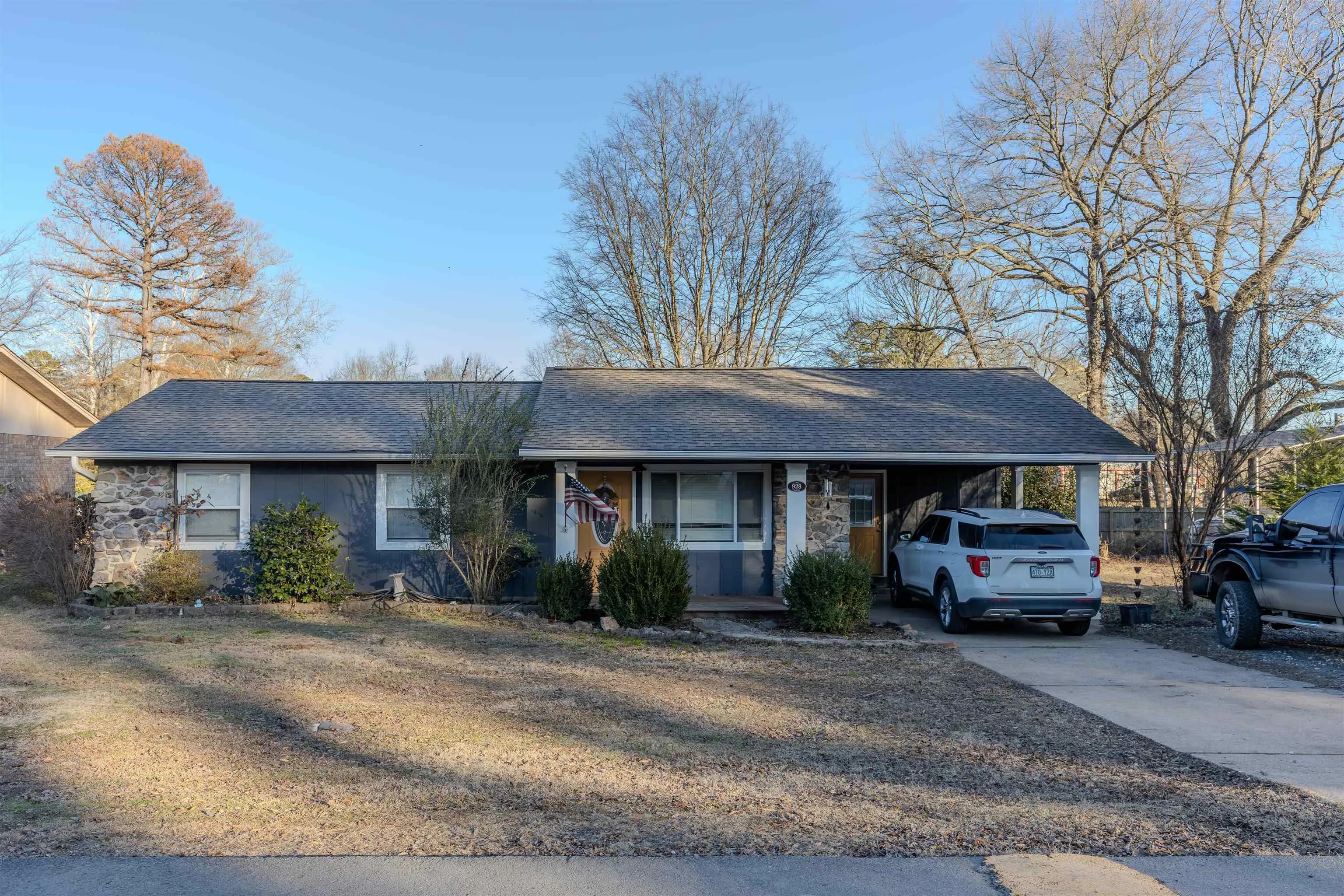 Property at 928  Ezell - Image 1