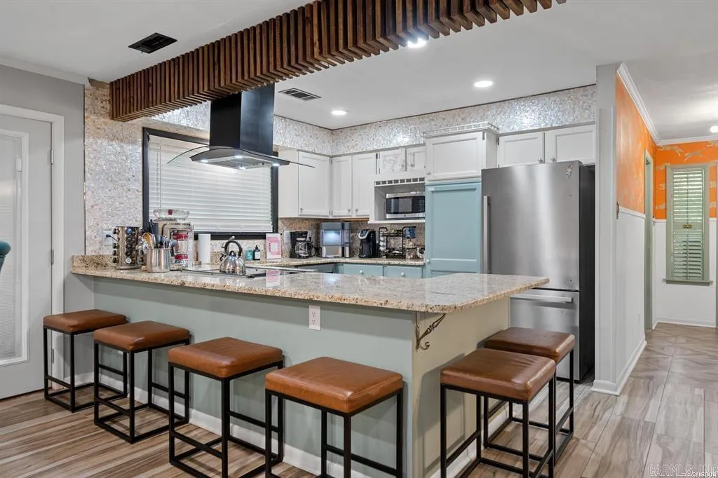 Property at 104  Bluebird - Image 20