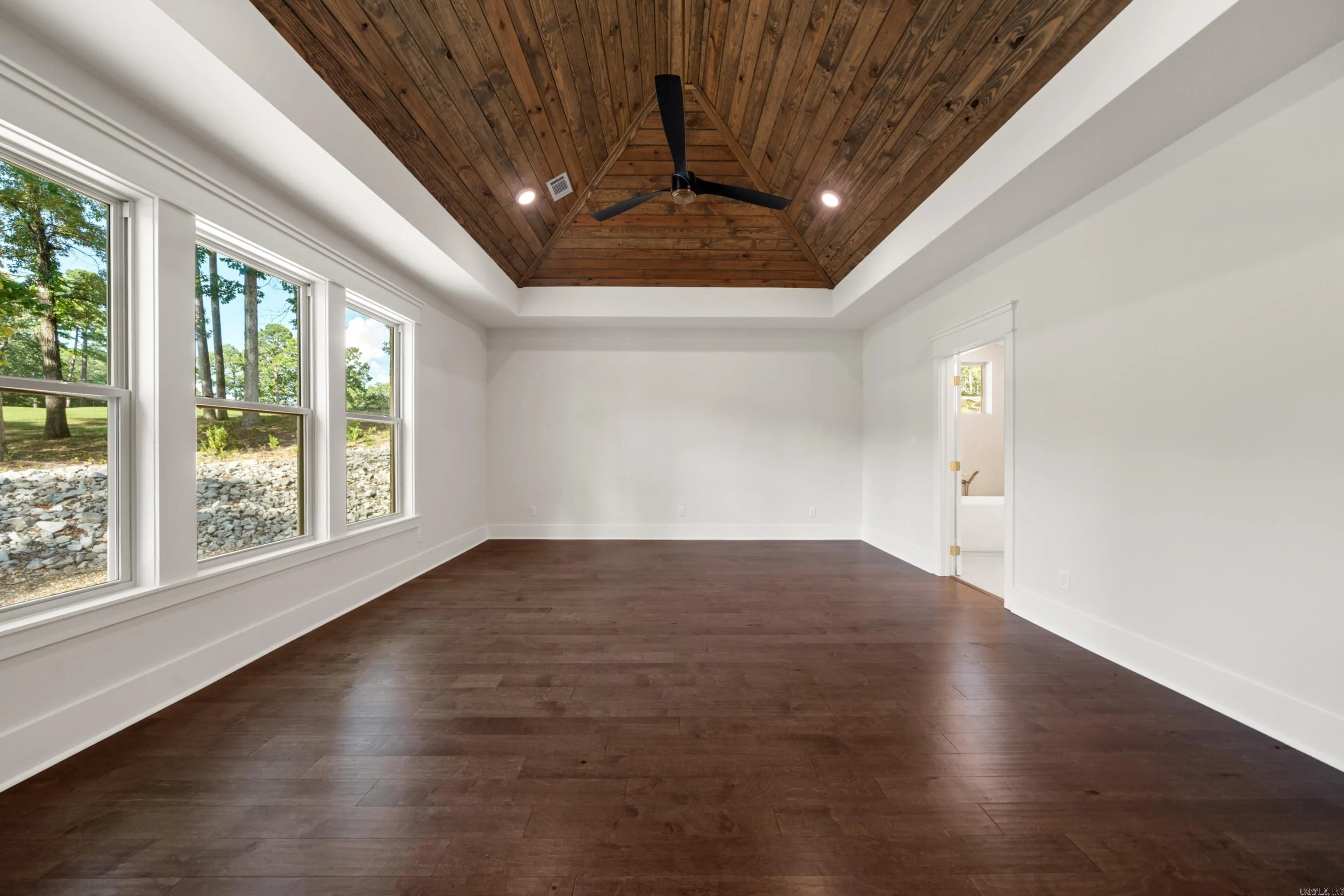 Property at 43  Loyola - Image 28