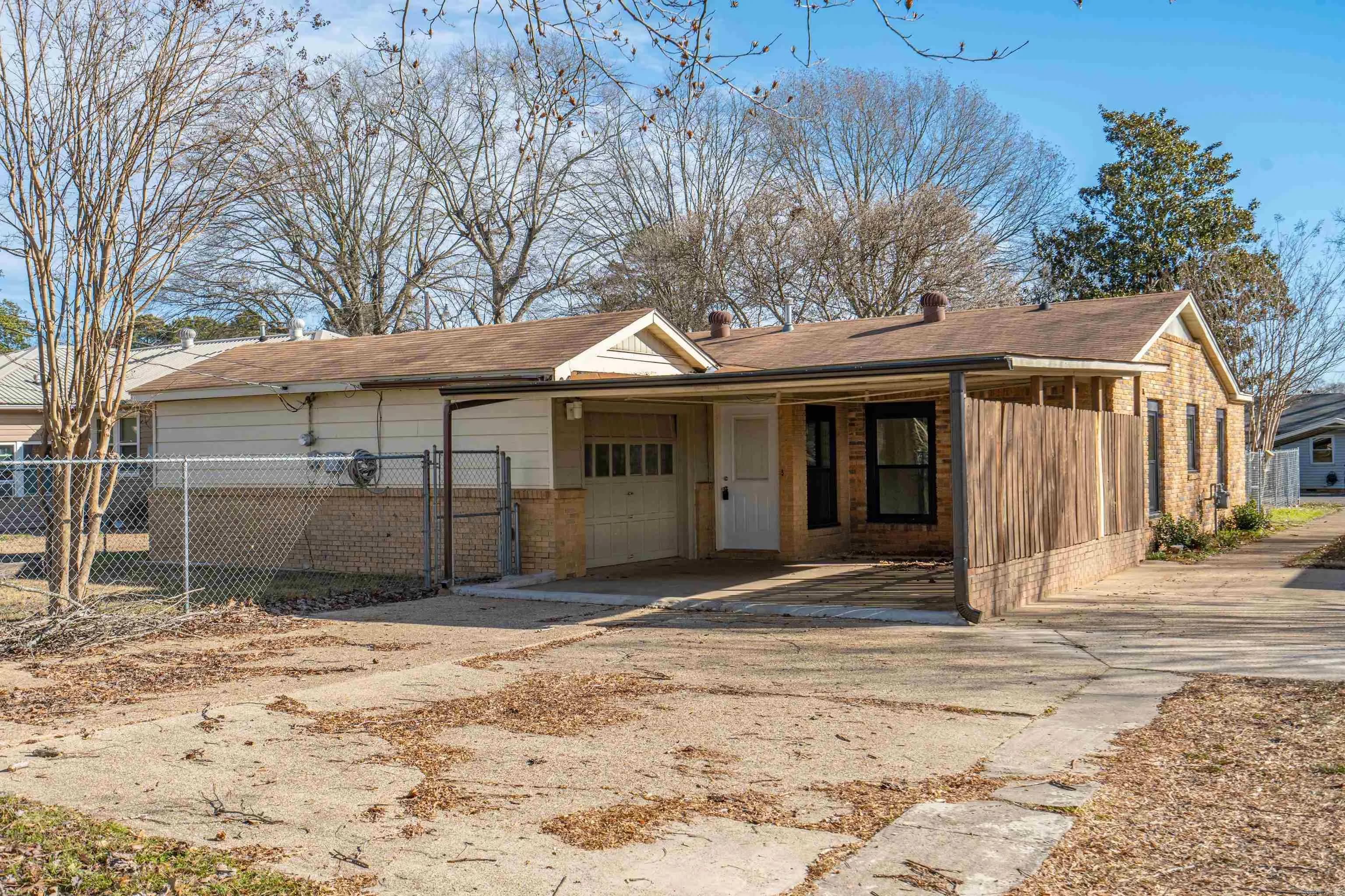 Property at 804  Halbert - Image 33