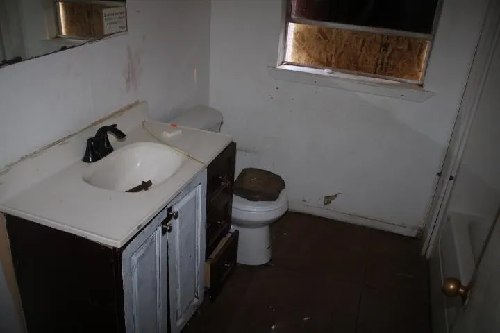 Property at 2818  Springer - Image 13