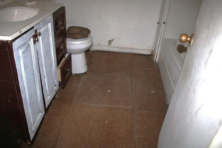 Property at 2818  Springer - Image 35