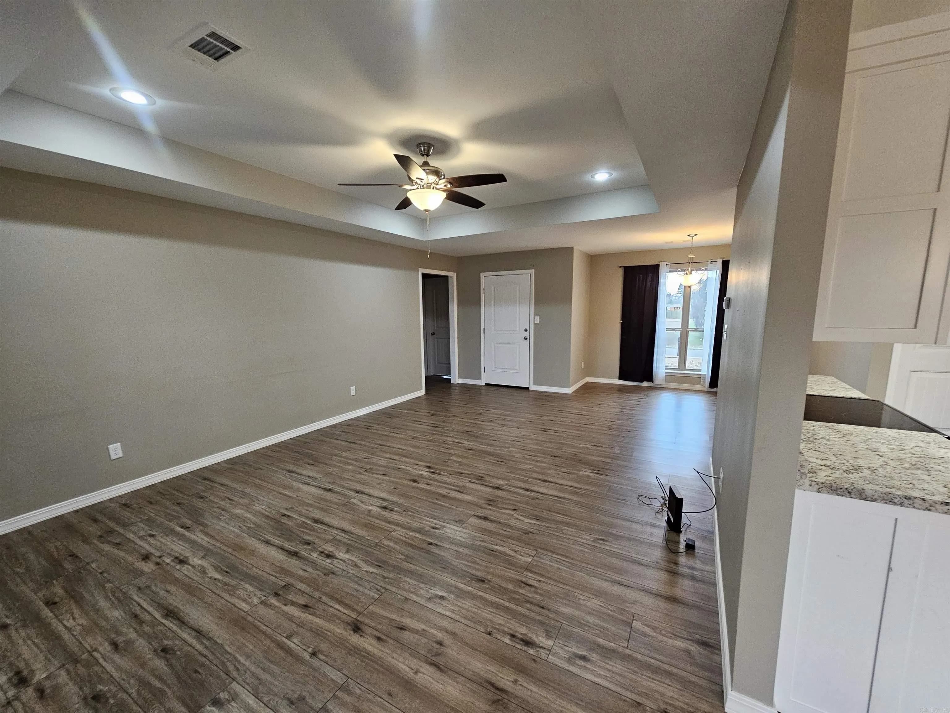 Property at 404  Willow oak - Image 11