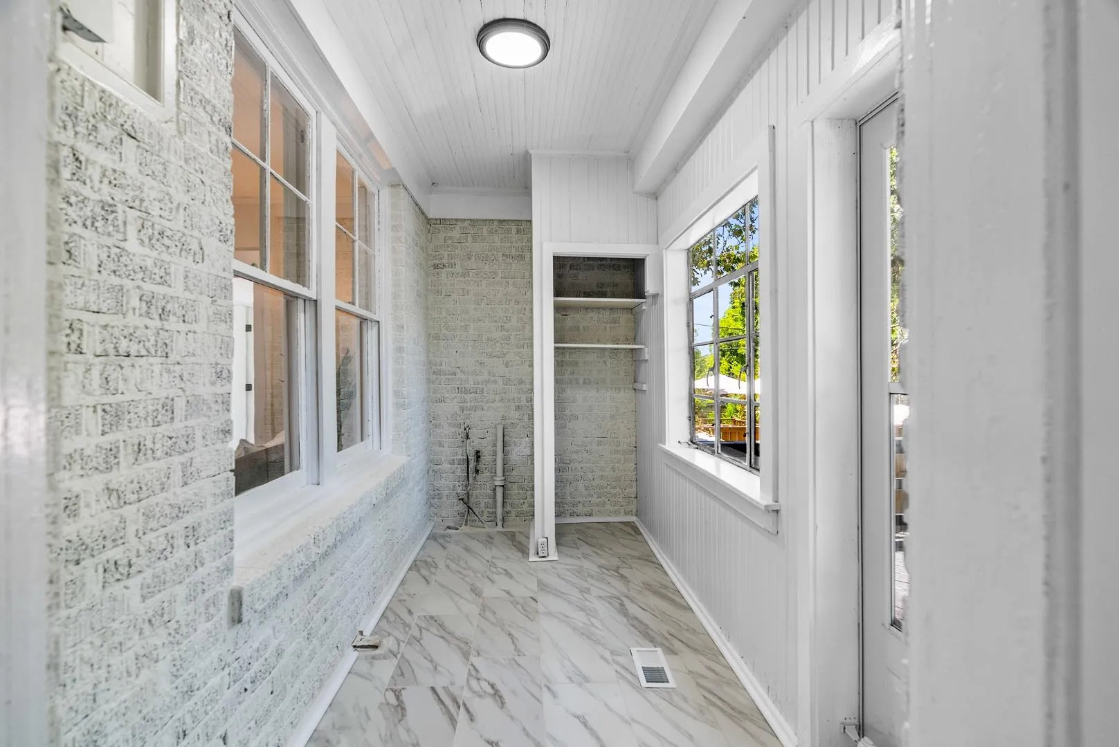 Property at 108 S Martin - Image 23