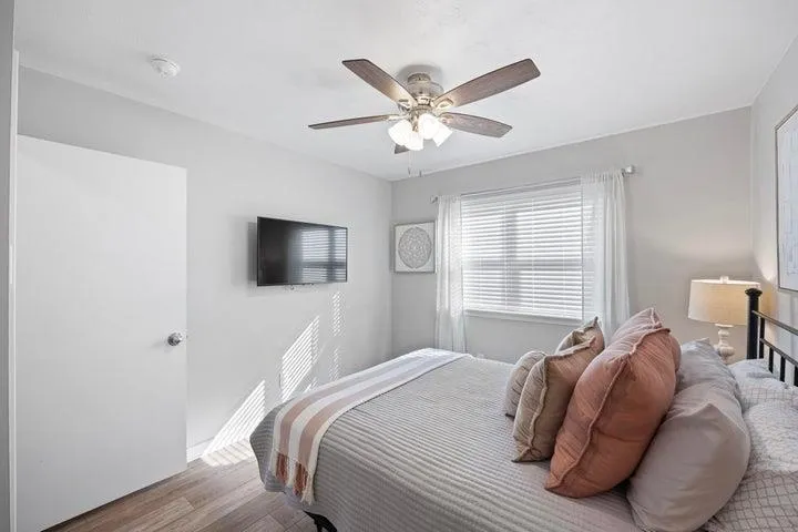Property at 902 W 18th terrace - Image 23