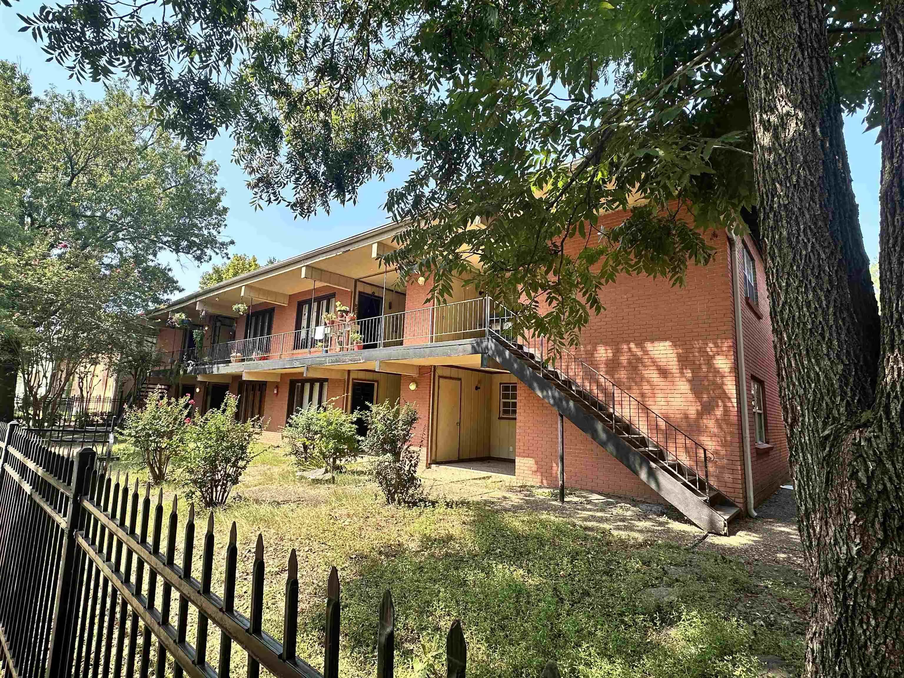 Property at 1312  Louisiana - Image 13