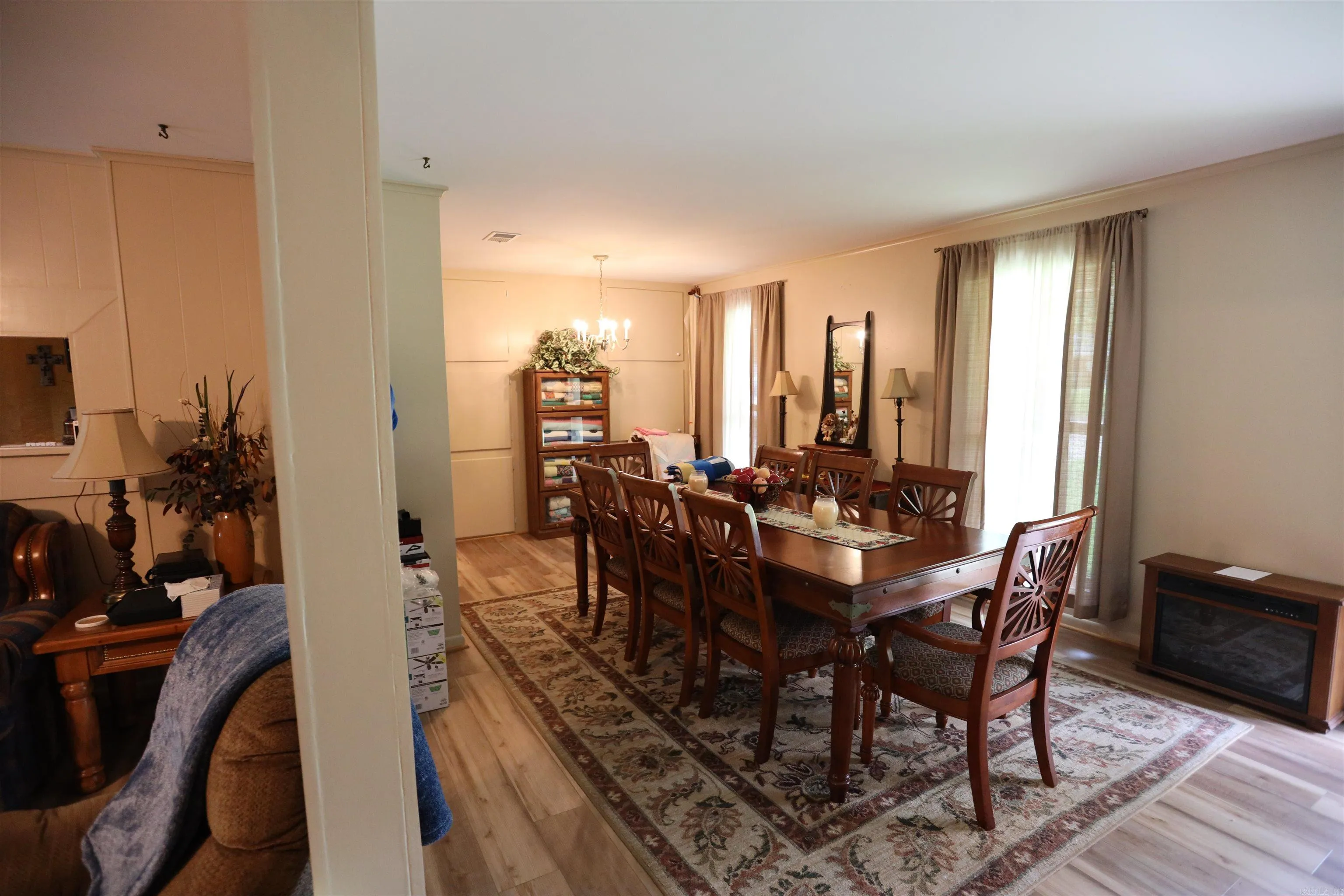 Property at 609 E Cedar - Image 17