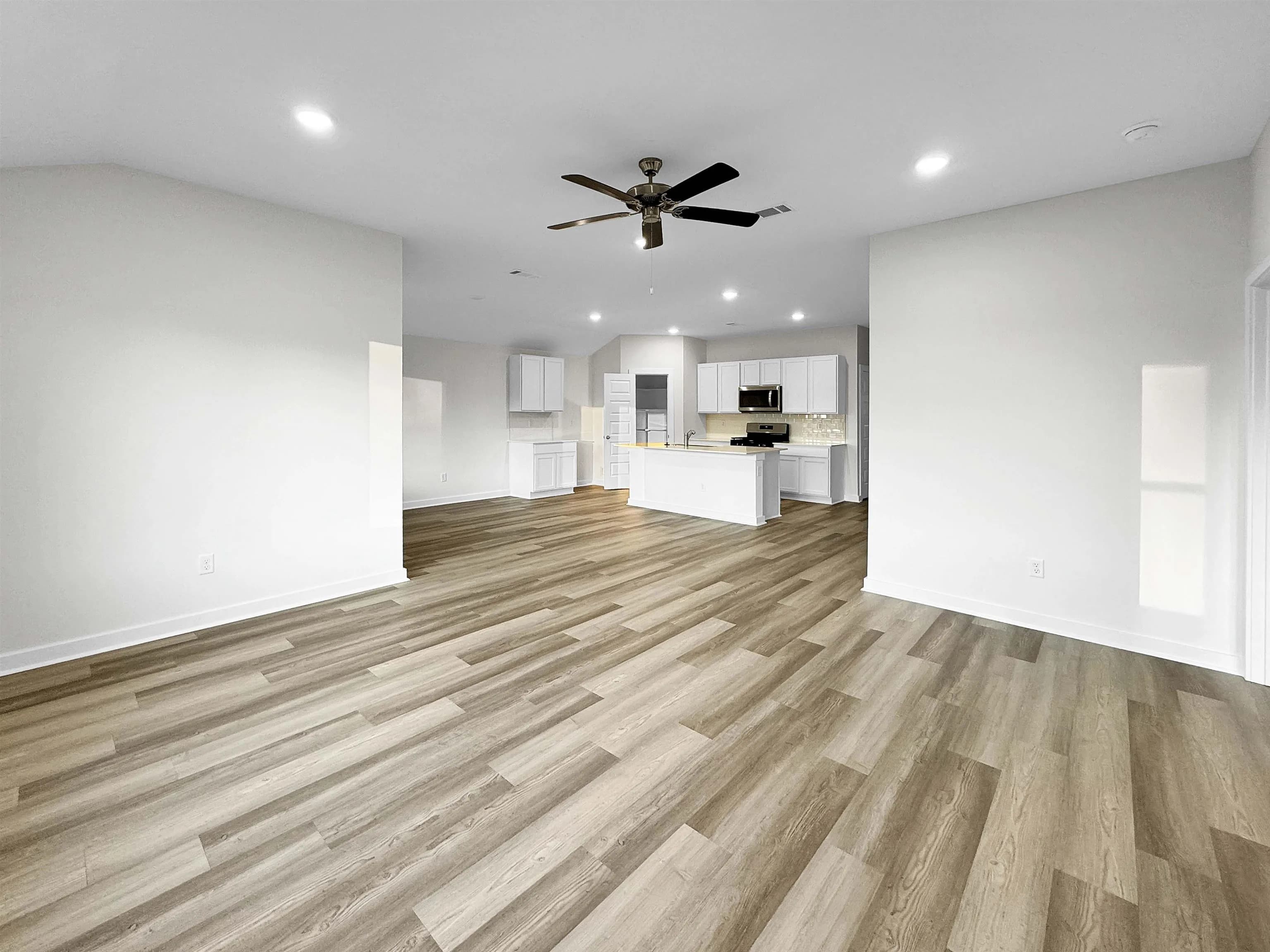 Property at 4352  Sloan - Image 4