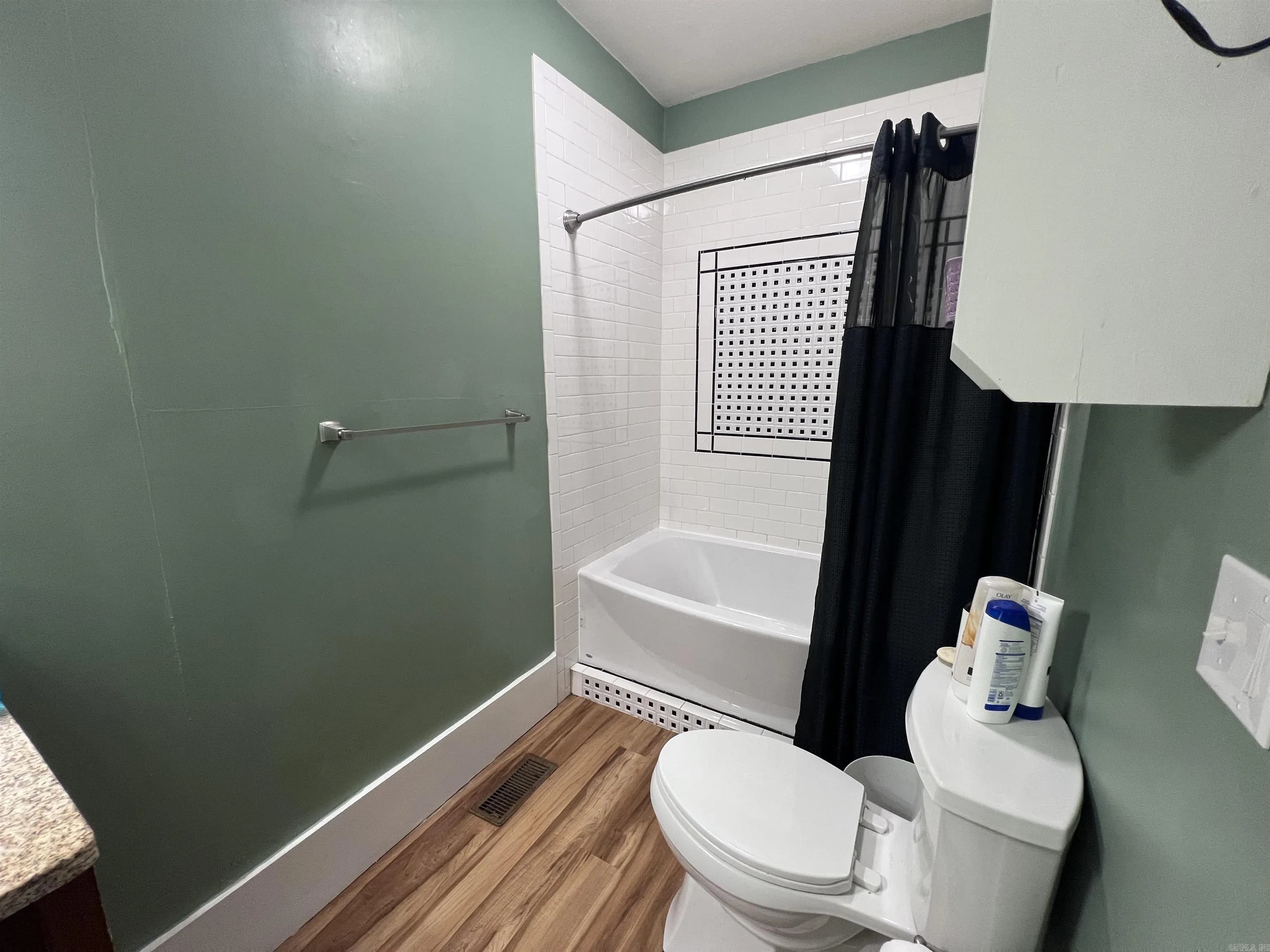 Property at 400 W Poplar - Image 5