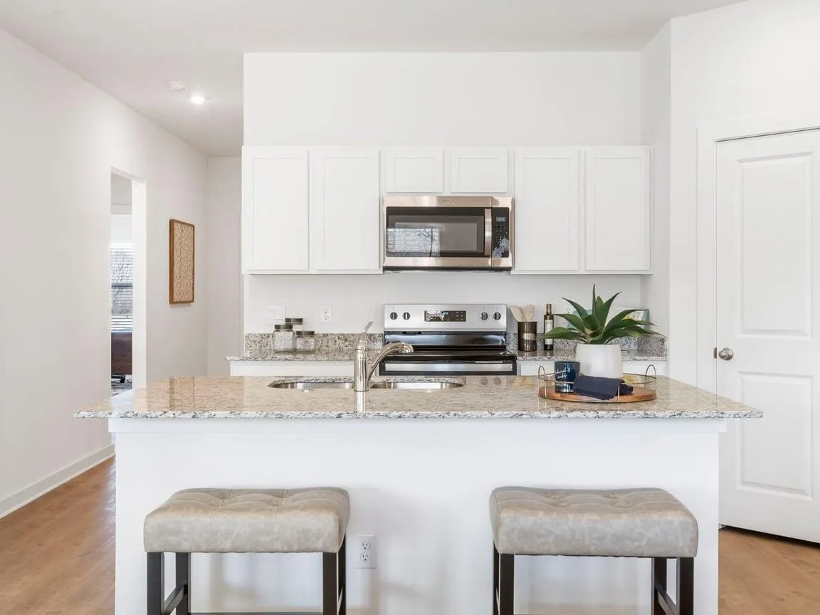 Property at 109 E Fredonia - Image 4