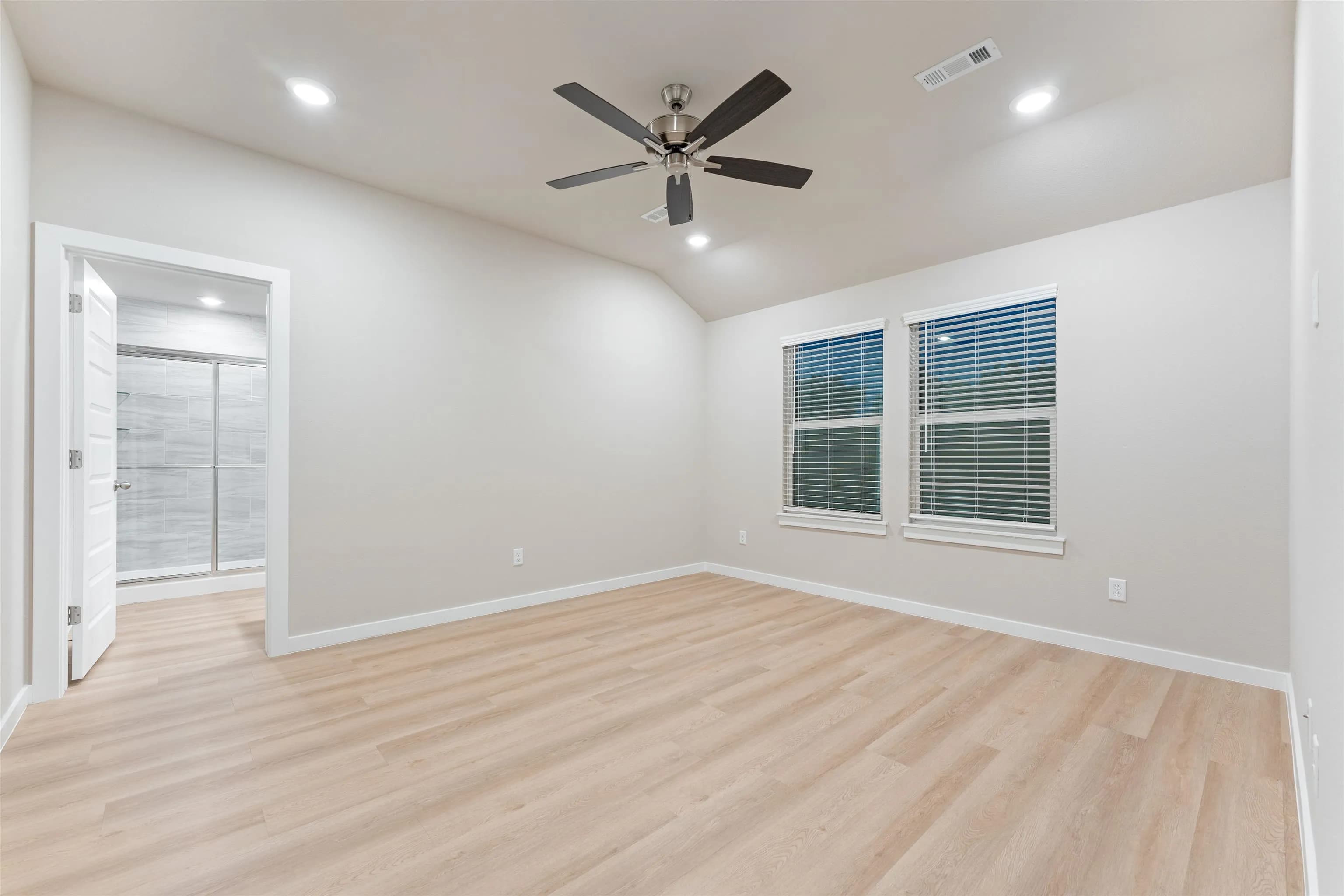Property at 108 E Fredonia - Image 18