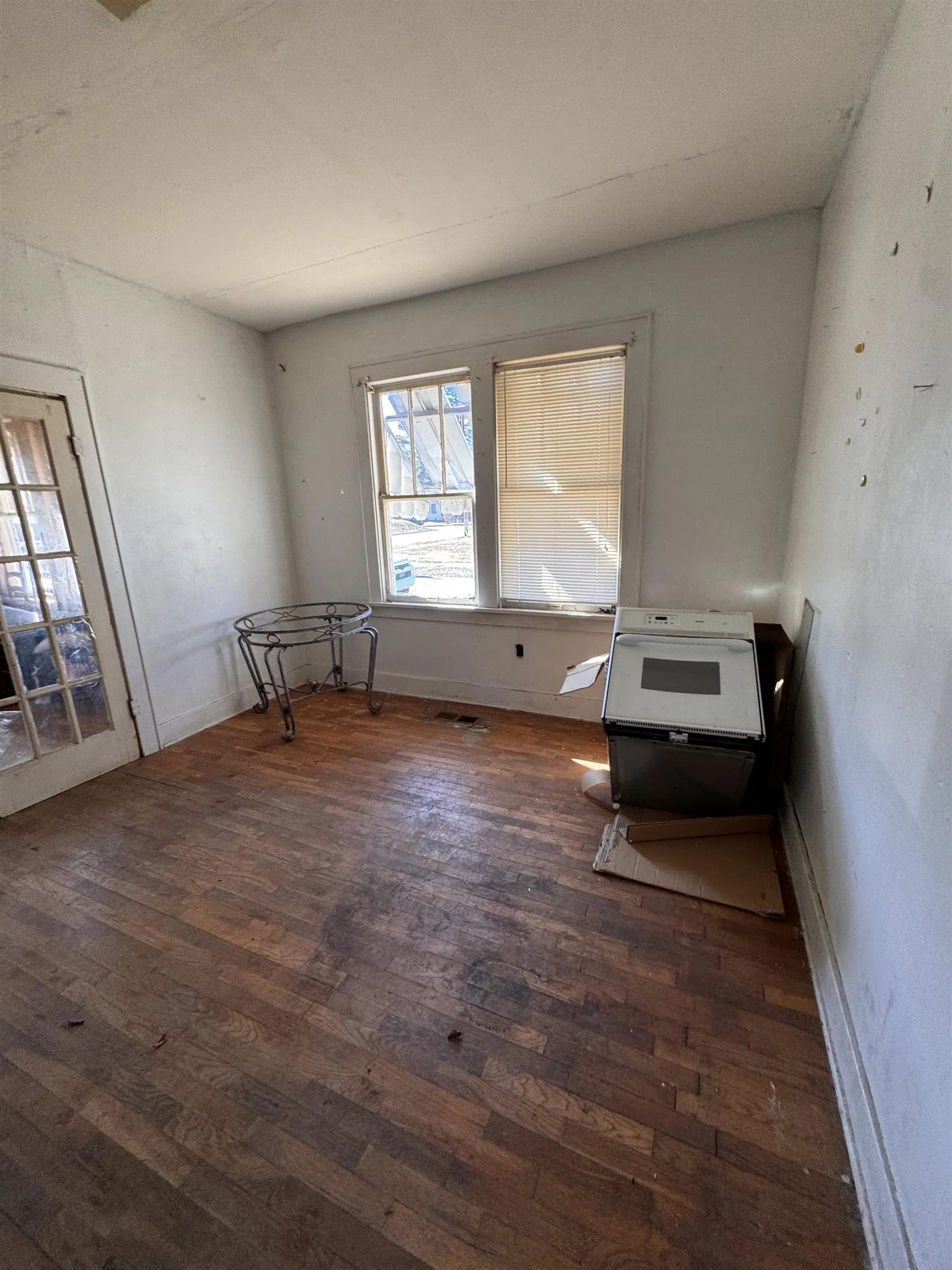 Property at 201 E 21st. - Image 18