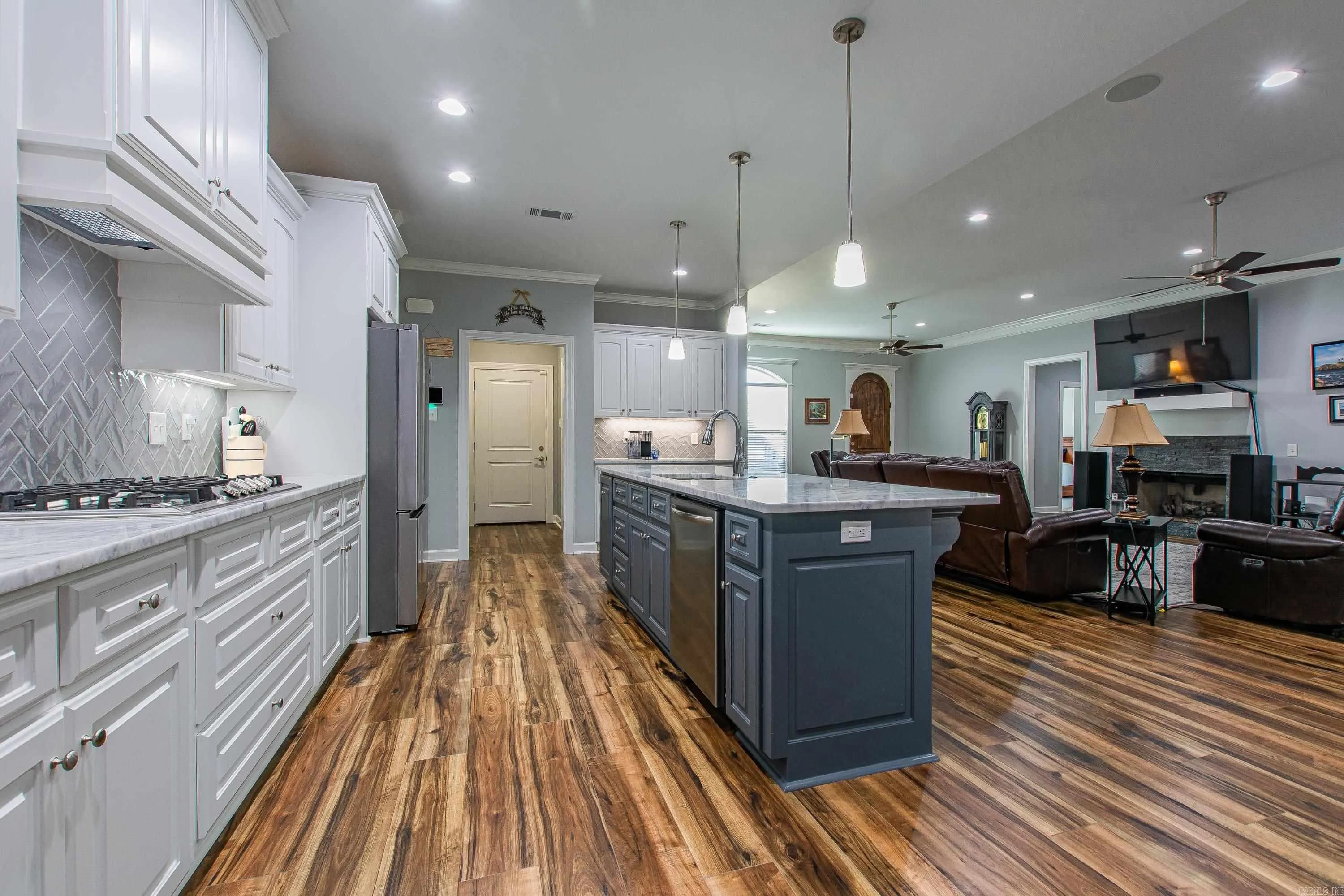 Property at 9800  Oak forest lane - Image 16