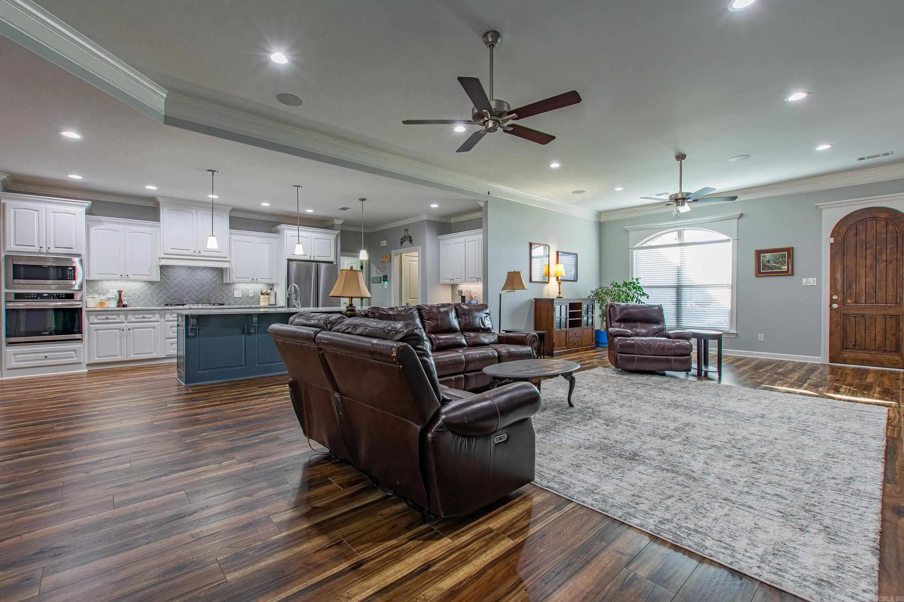Property at 9800  Oak forest lane - Image 4