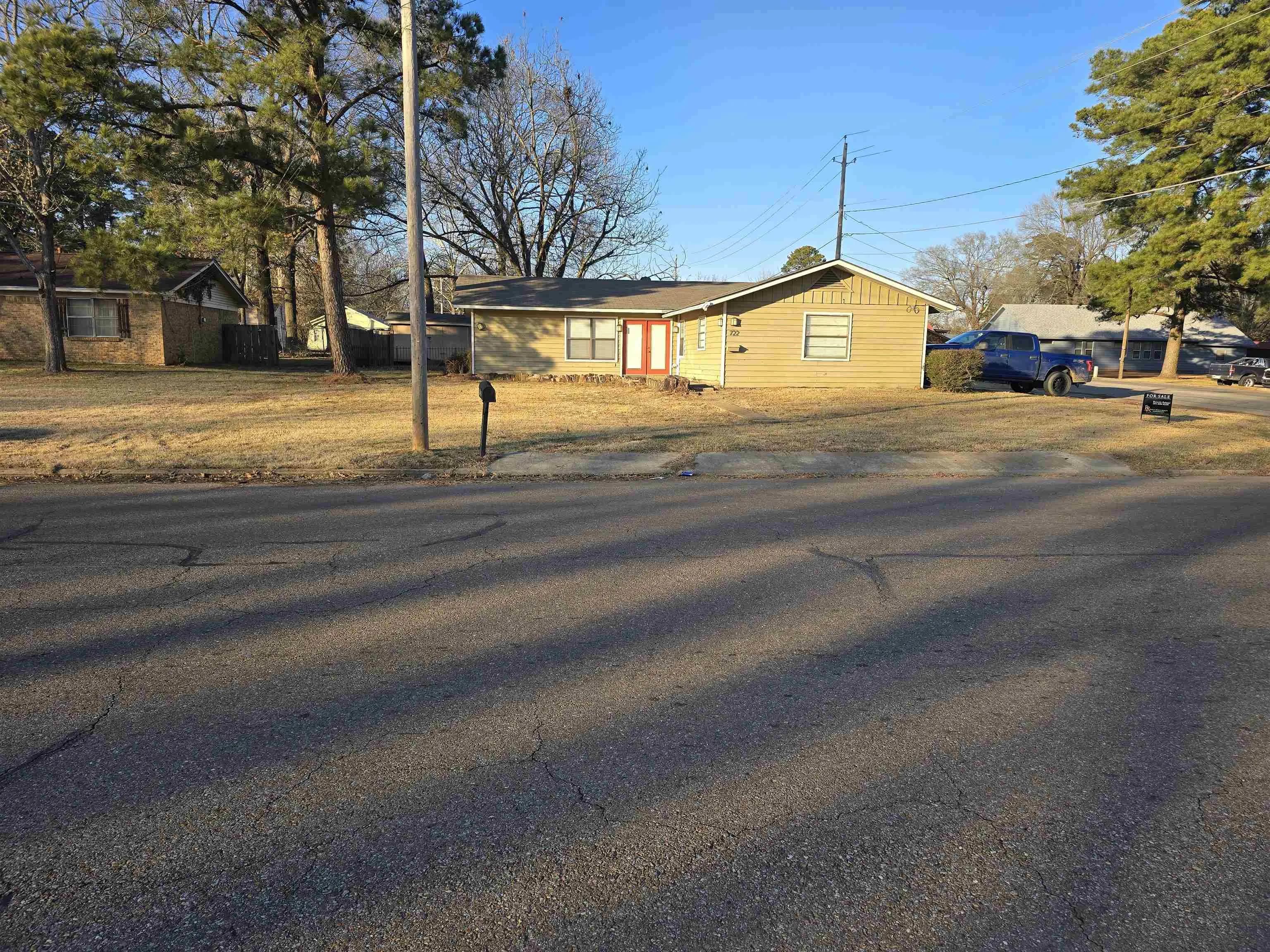 Property at 722 E 6th - Image 1