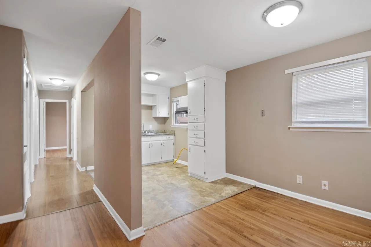 Property at 704  Rose lane - Image 6