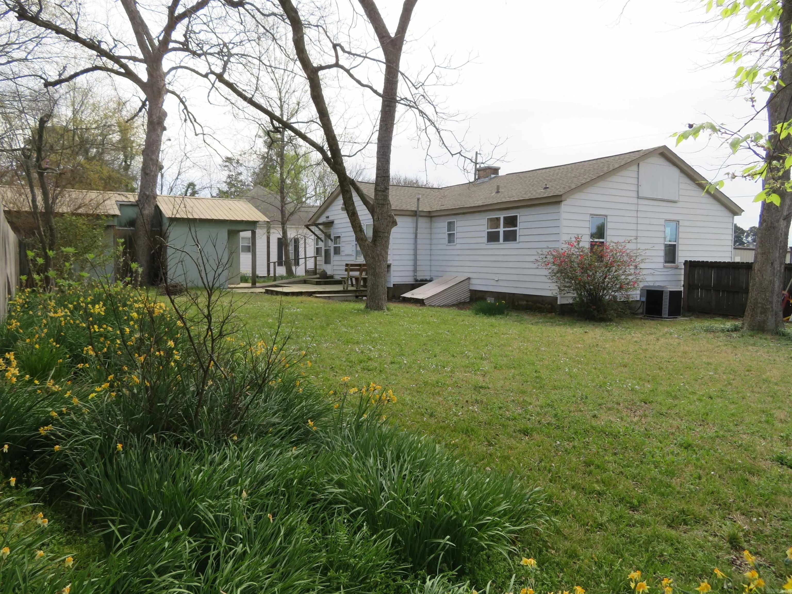 Property at 1124  Clinton - Image 12