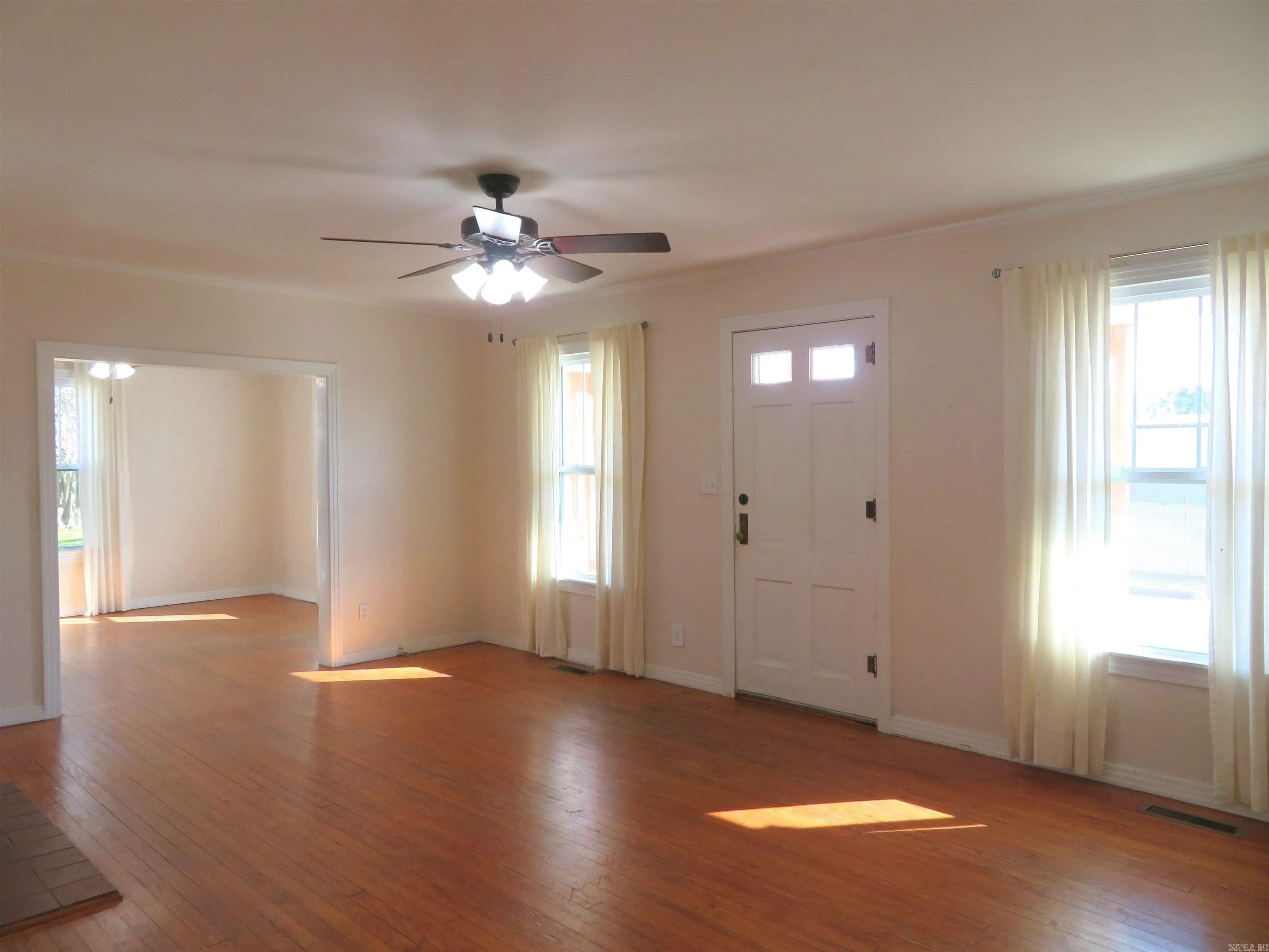 Property at 1124  Clinton - Image 14