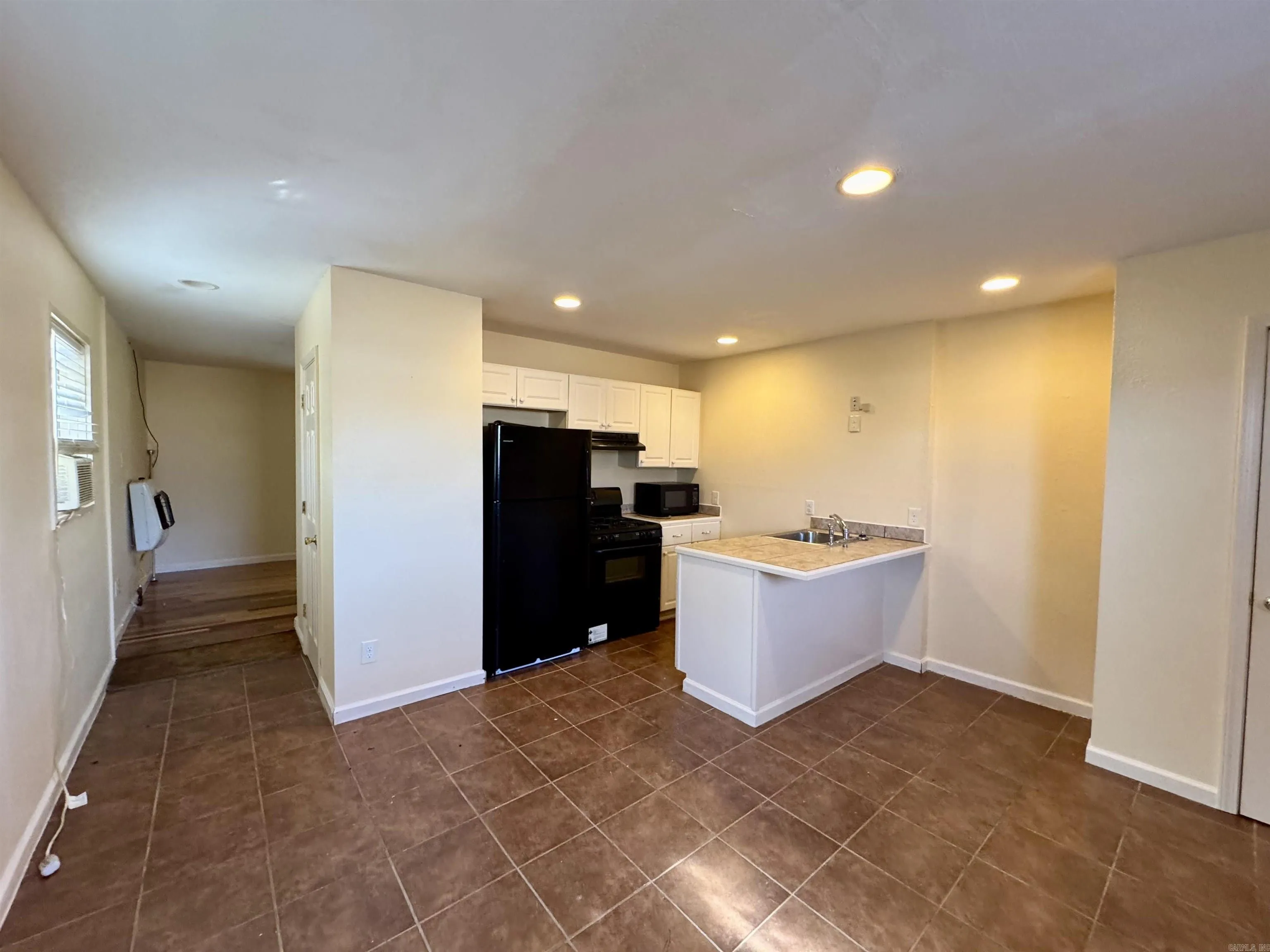 Property at 104 W Main street - Image 9