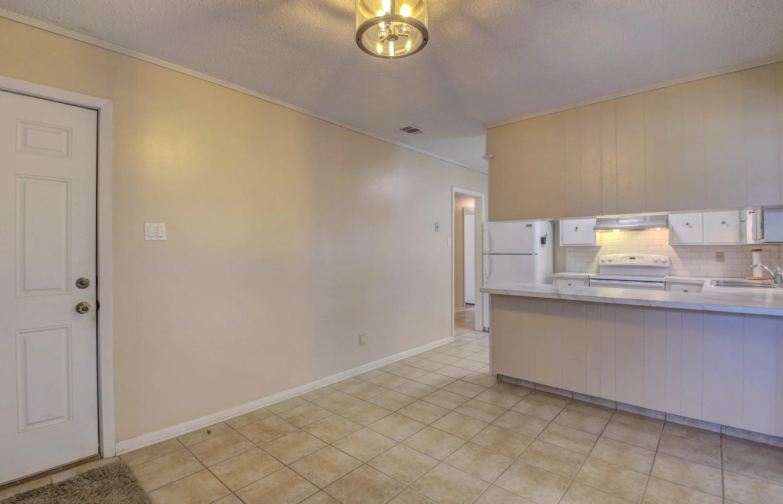 Property at 8  Woodmere - Image 10