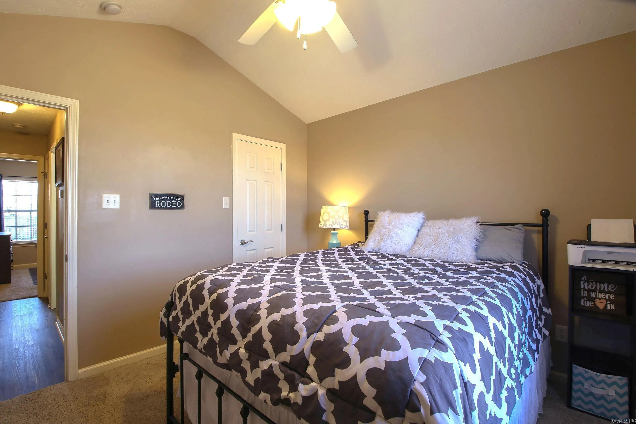 Property at 10  Lakeside - Image 35