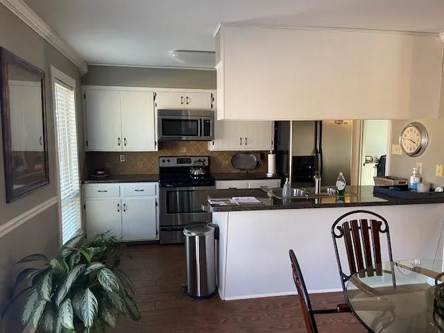 Property at 2701  Greenbrier - Image 6