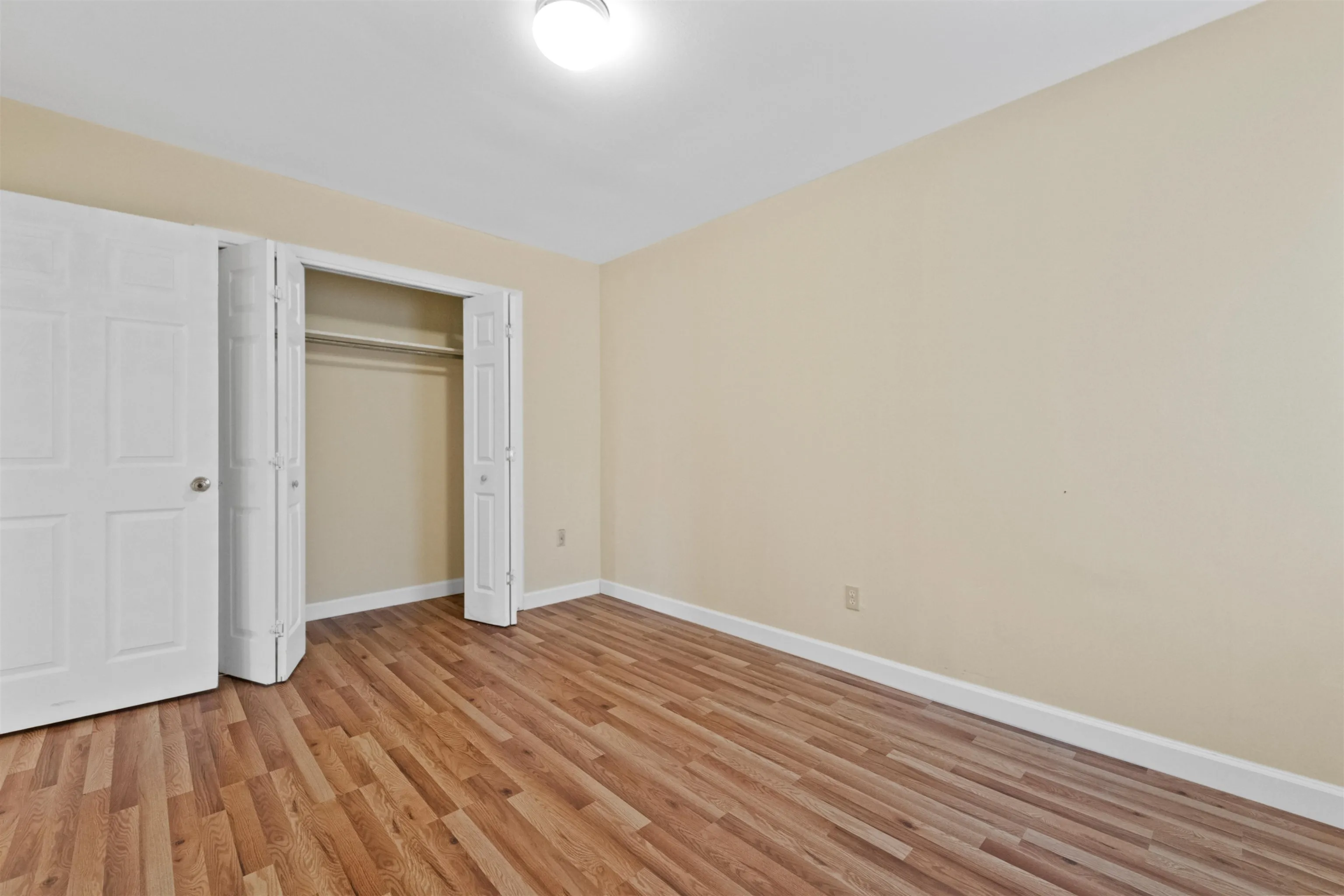 Property at 41  Oak forest - Image 14