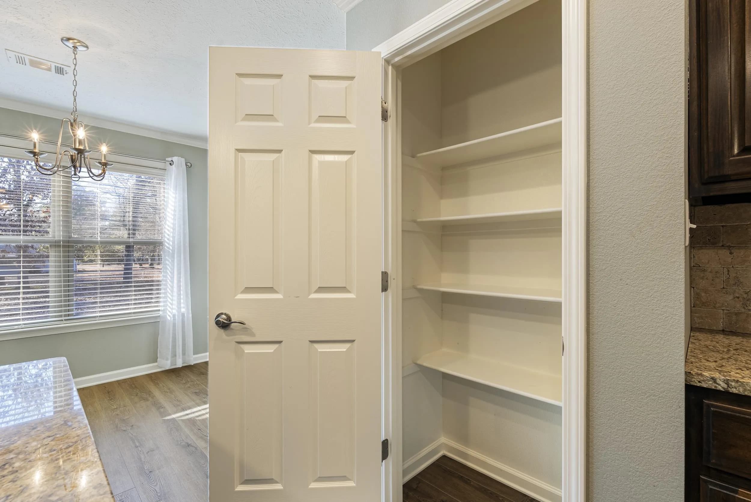 Property at 32  Weatherwood - Image 17