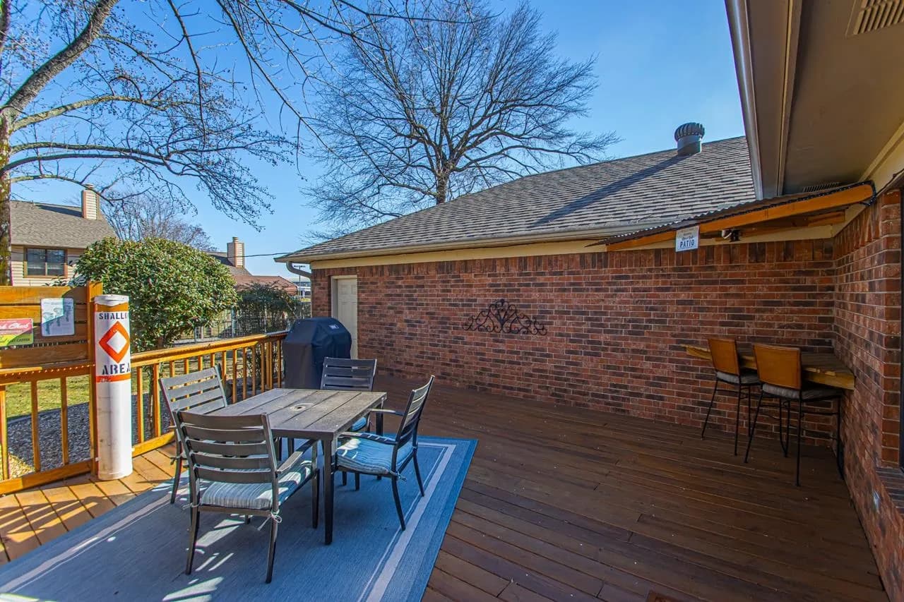 Property at 3801  Deer - Image 24