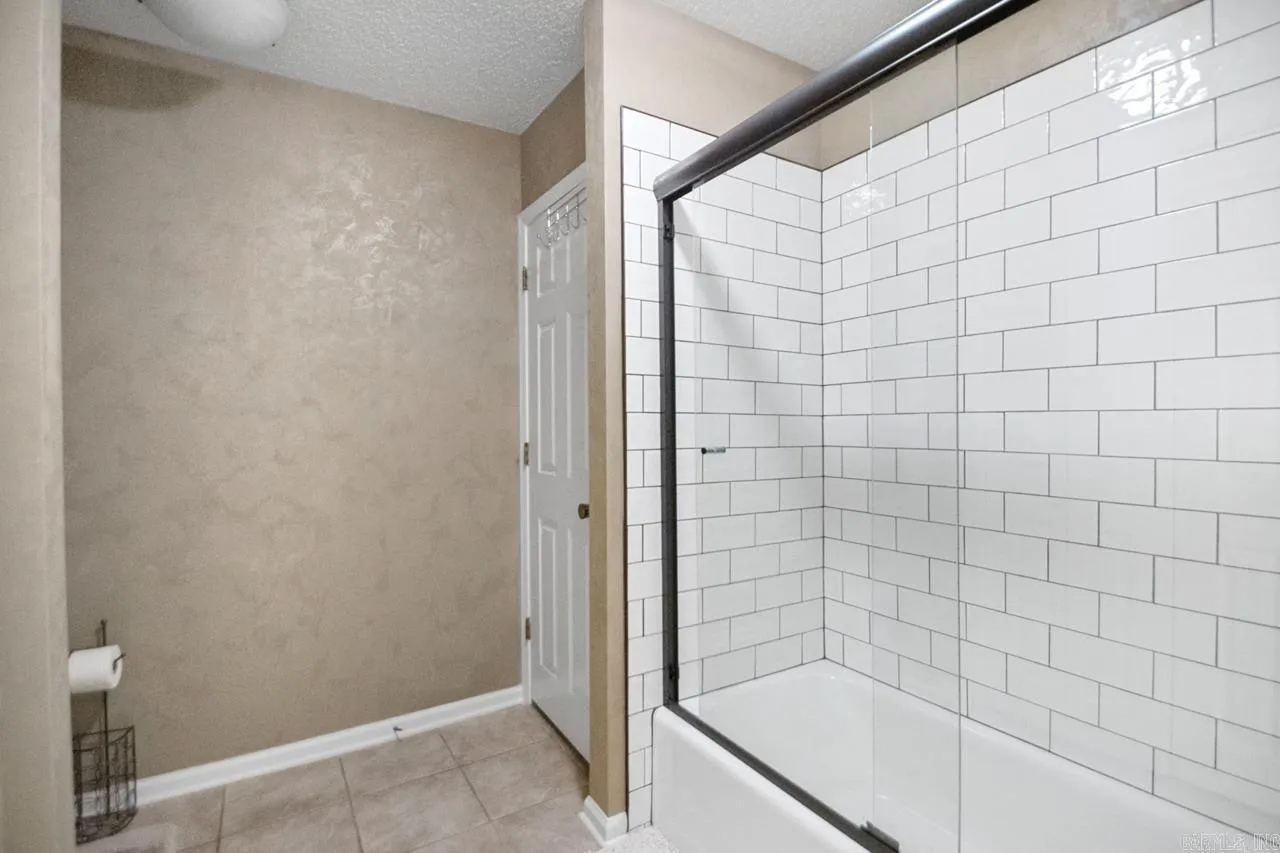 Property at 3801  Deer - Image 18